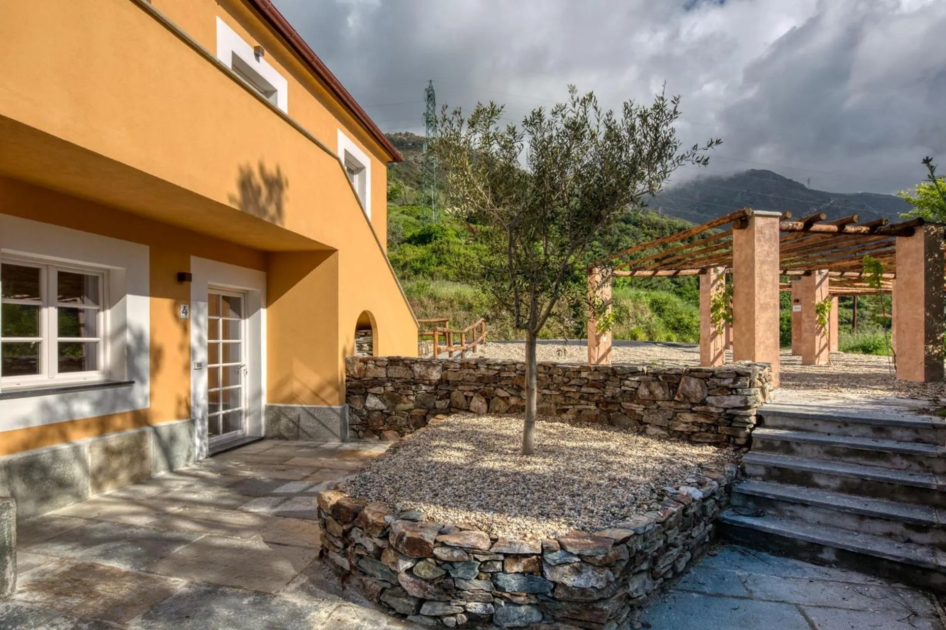 Property building in Mirandola Suites