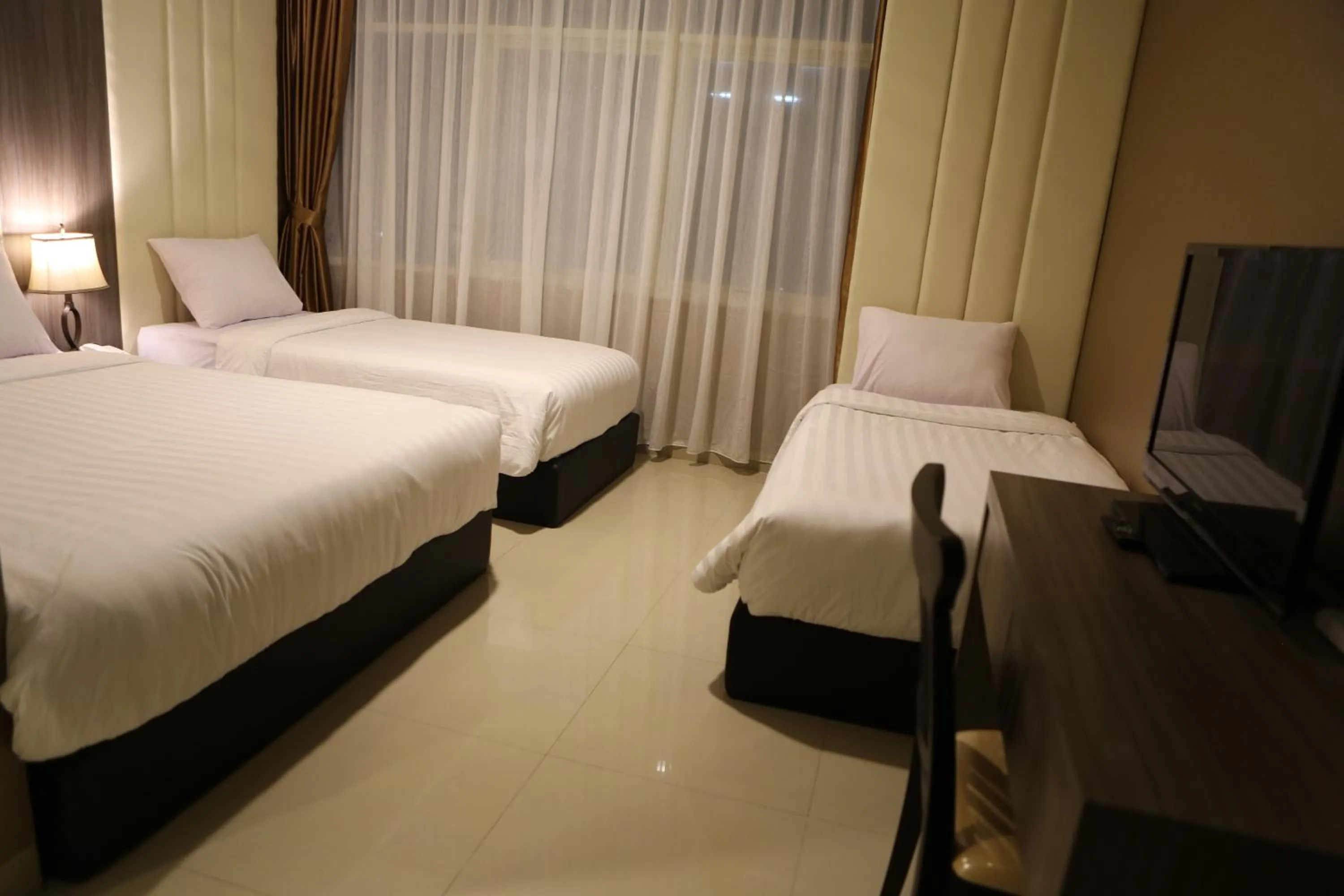 Photo of the whole room, Bed in Hotel 55