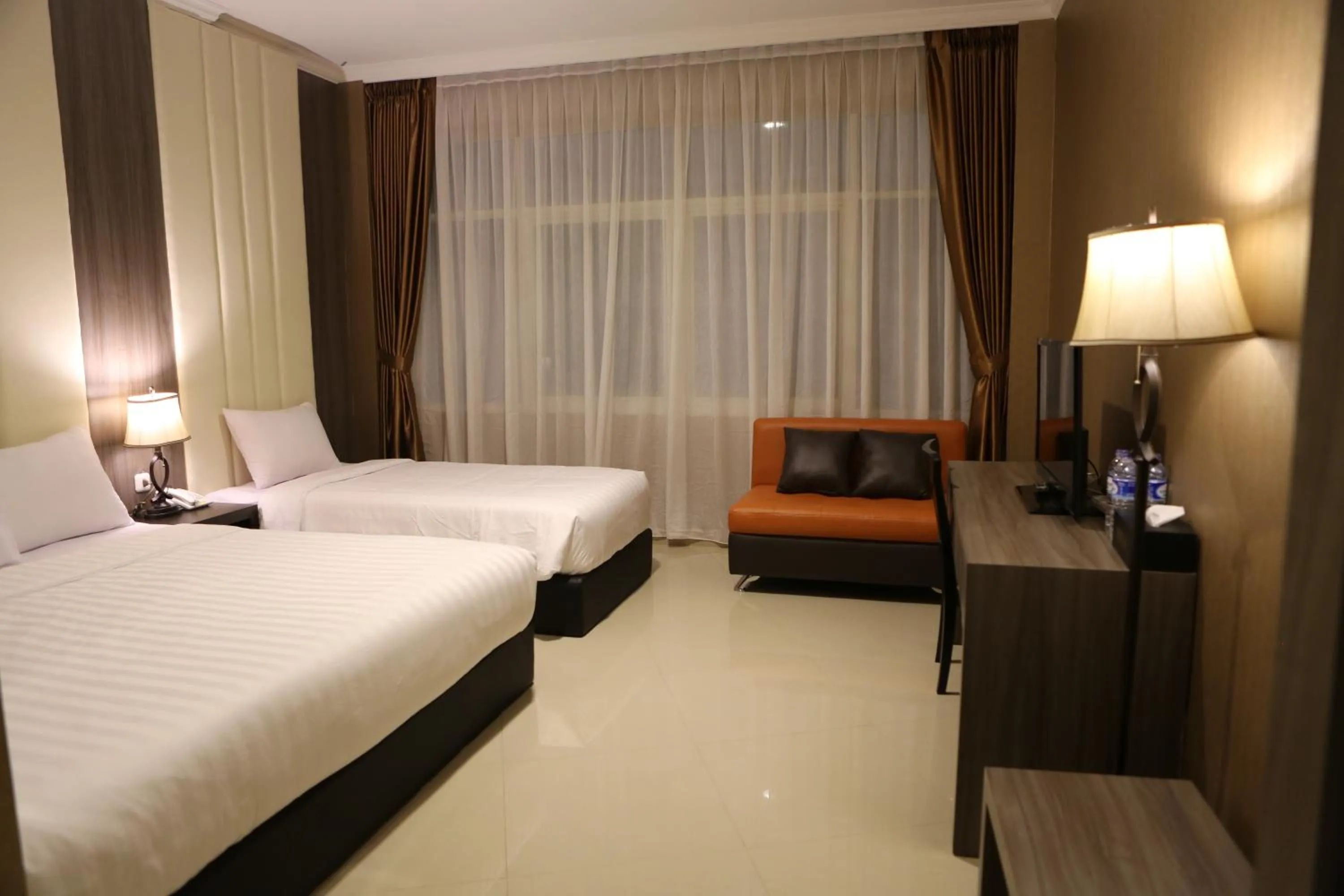 Photo of the whole room, Bed in Hotel 55