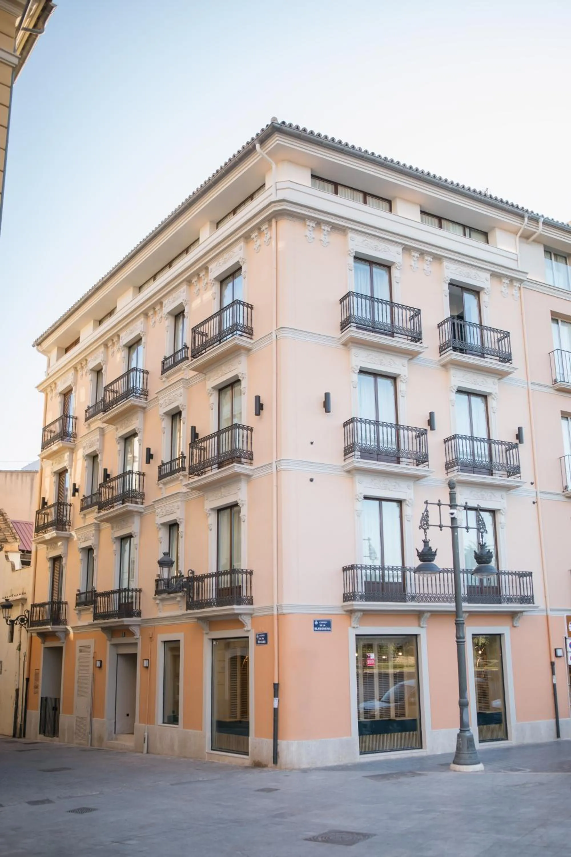 Property building in MYR Puerta Serranos
