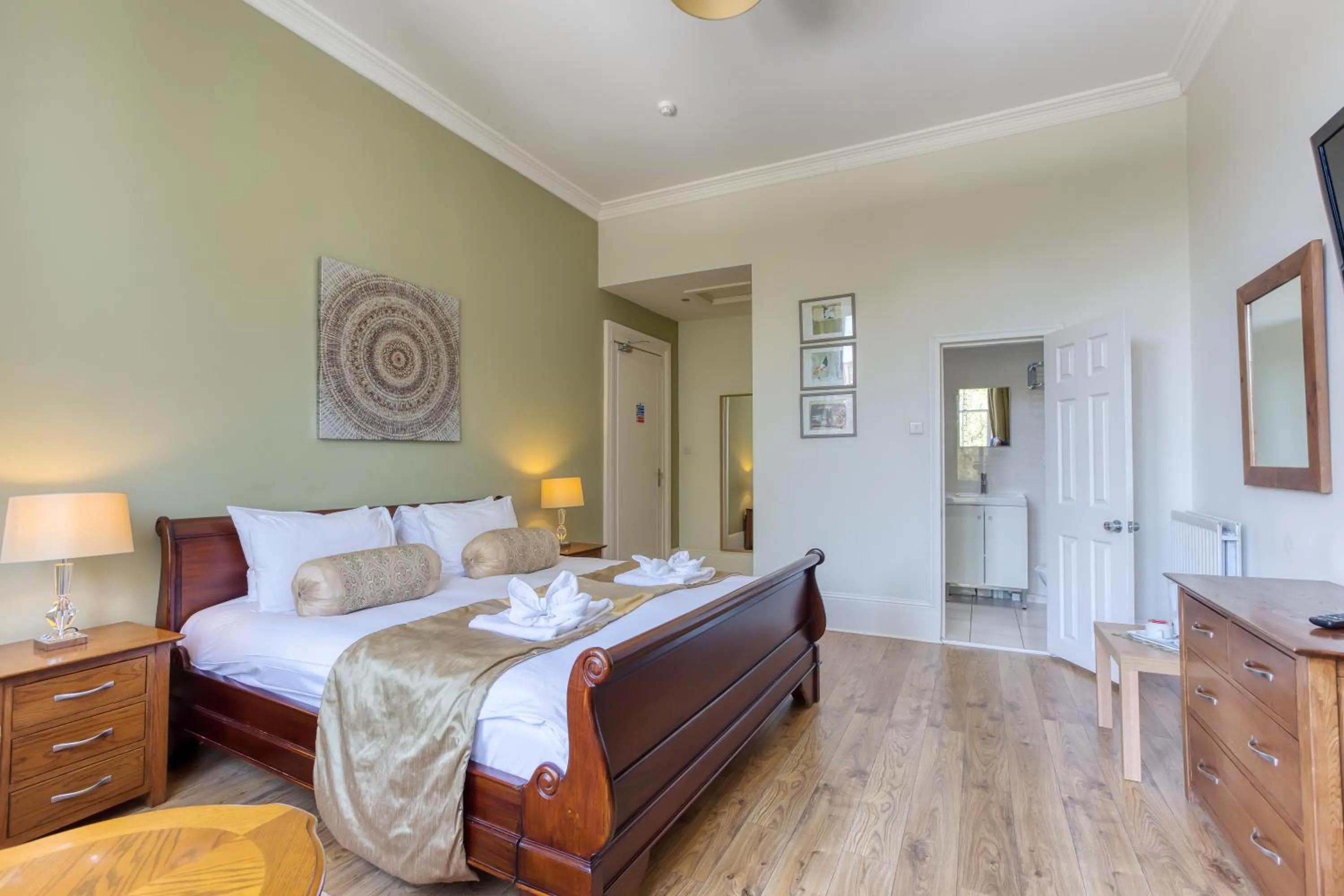 Bedroom, Bed in No32 Hotel