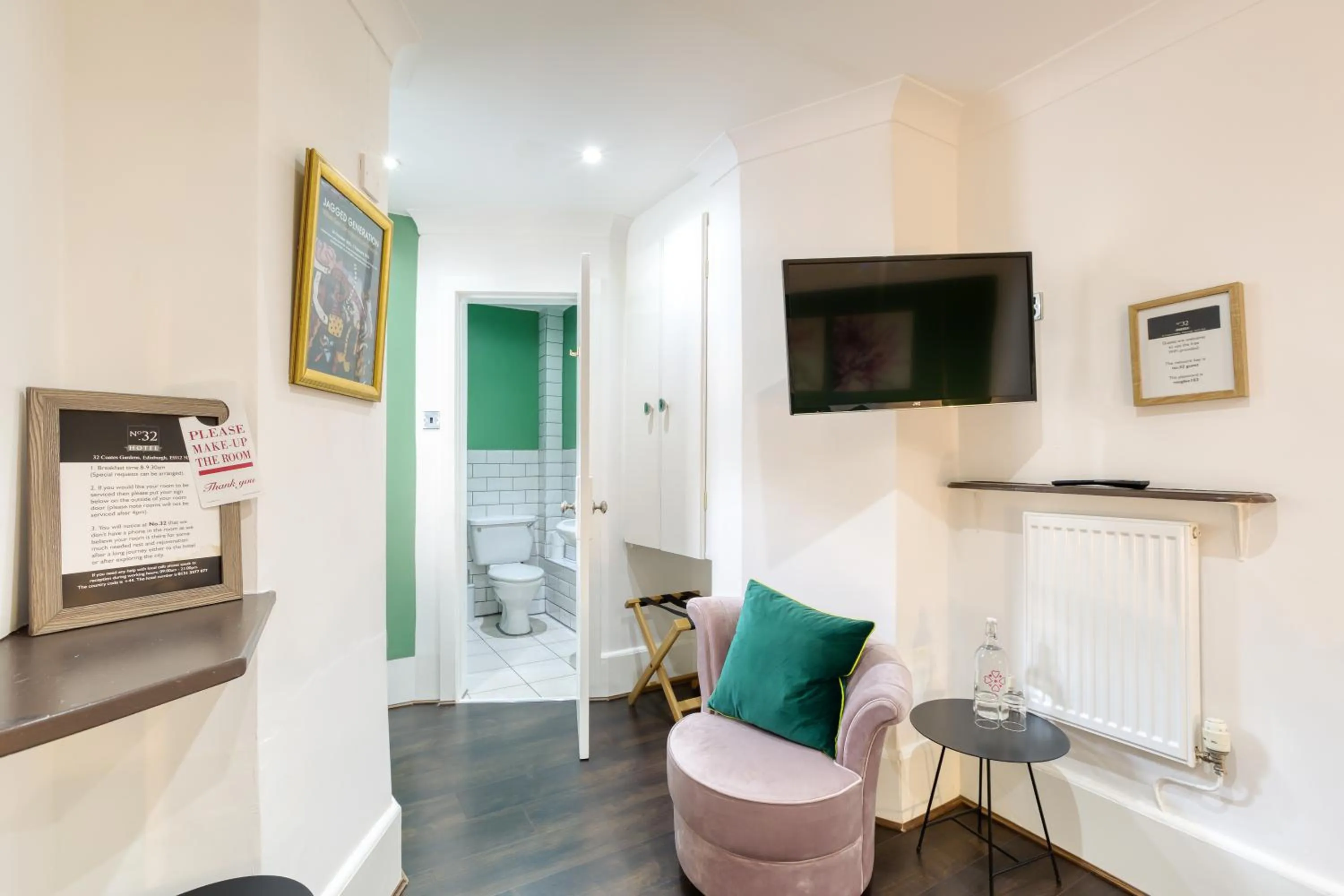 Bedroom in No32 Hotel