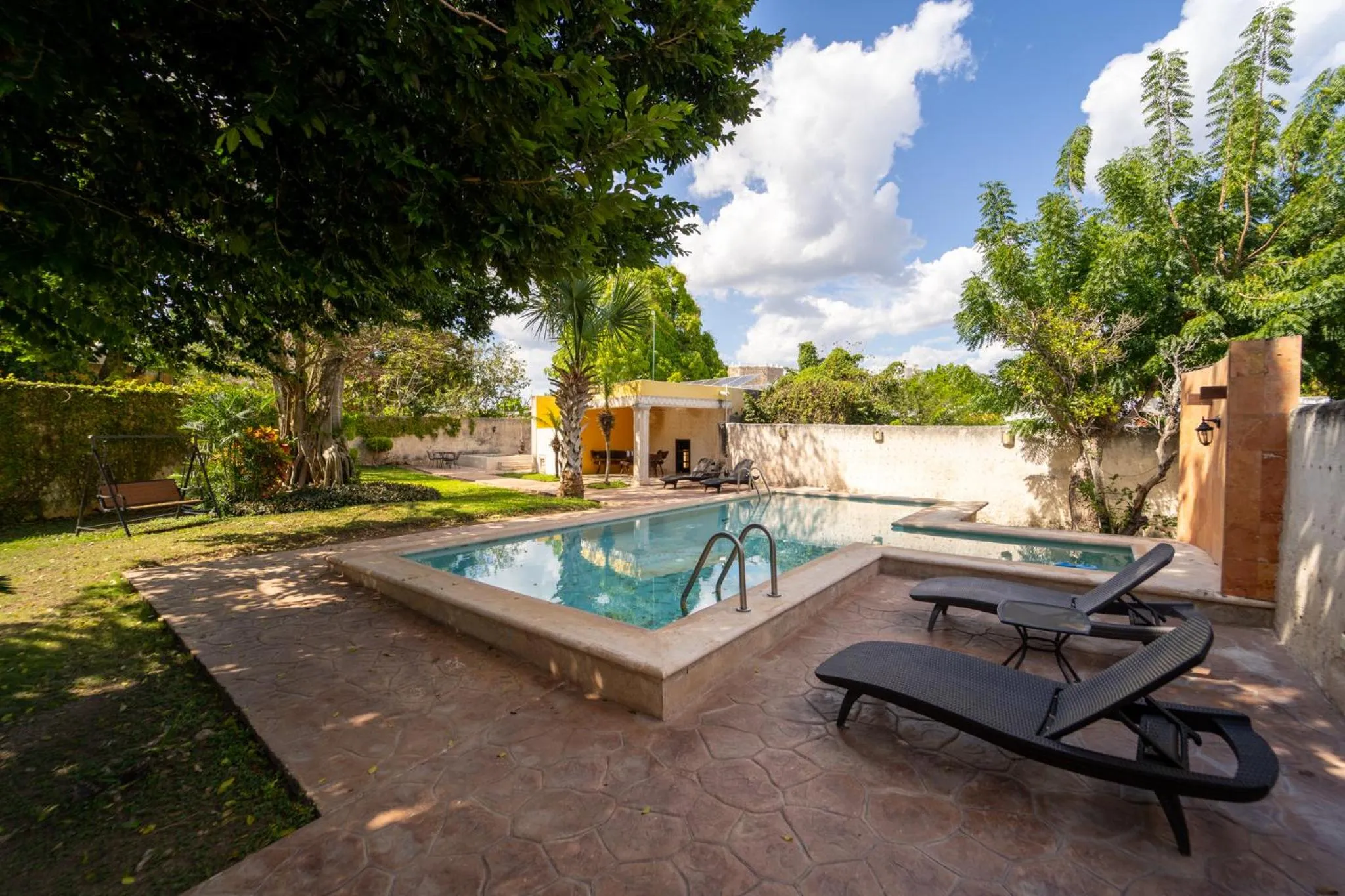 Swimming pool in Hotel Rinconada del Convento