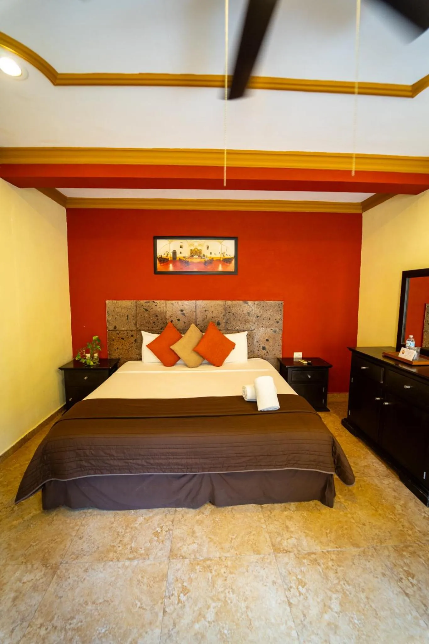 Property building, Bed in Hotel Rinconada del Convento