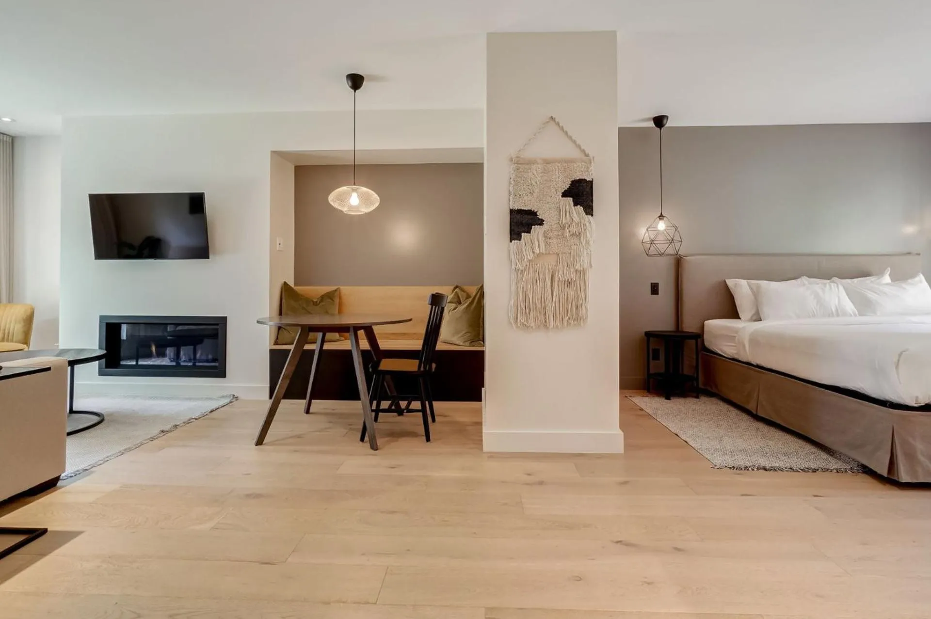 Bed in Suites du Lac Moore by Manitonga