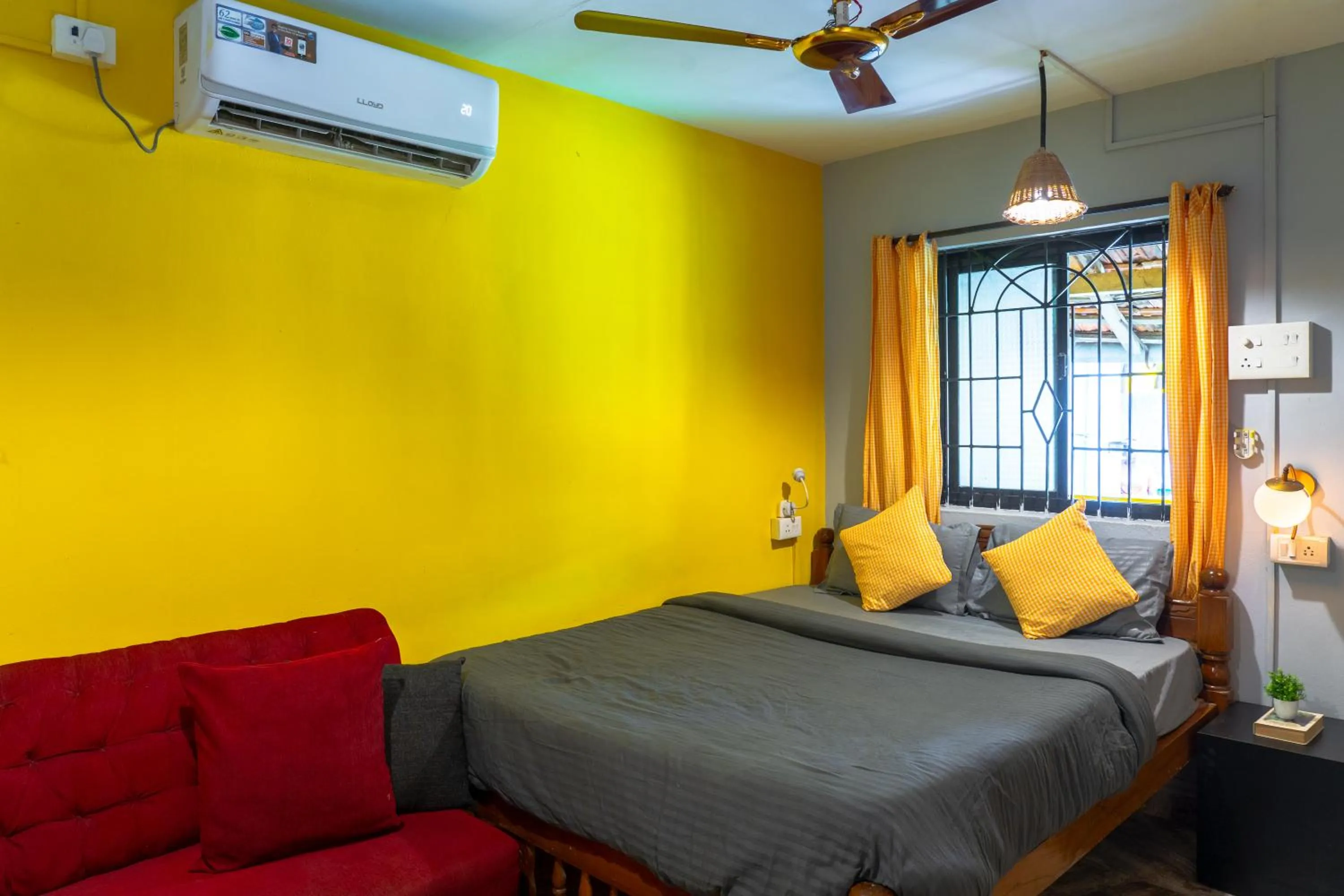 Bedroom, Bed in Whoopers Hostel Palolem