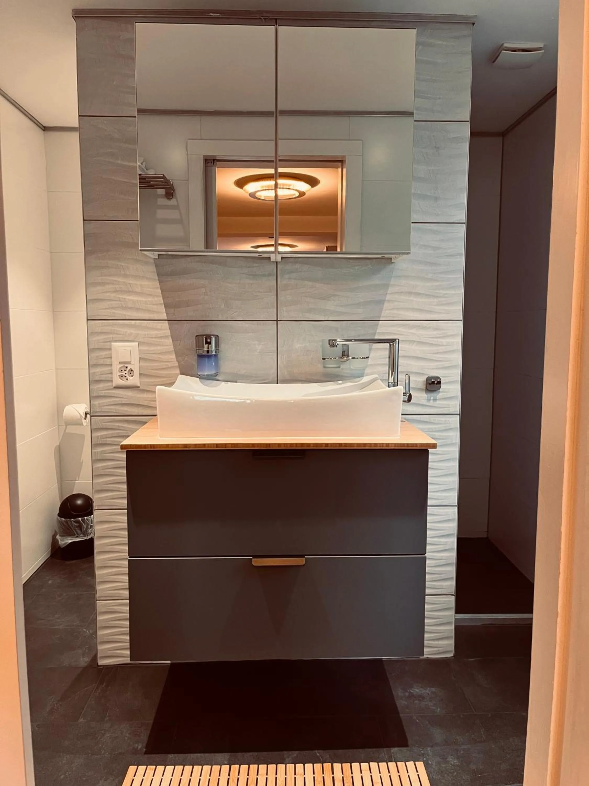 Bathroom in Boutique Hotel Bellevue B&B am Brienzersee Iseltwald Interlaken