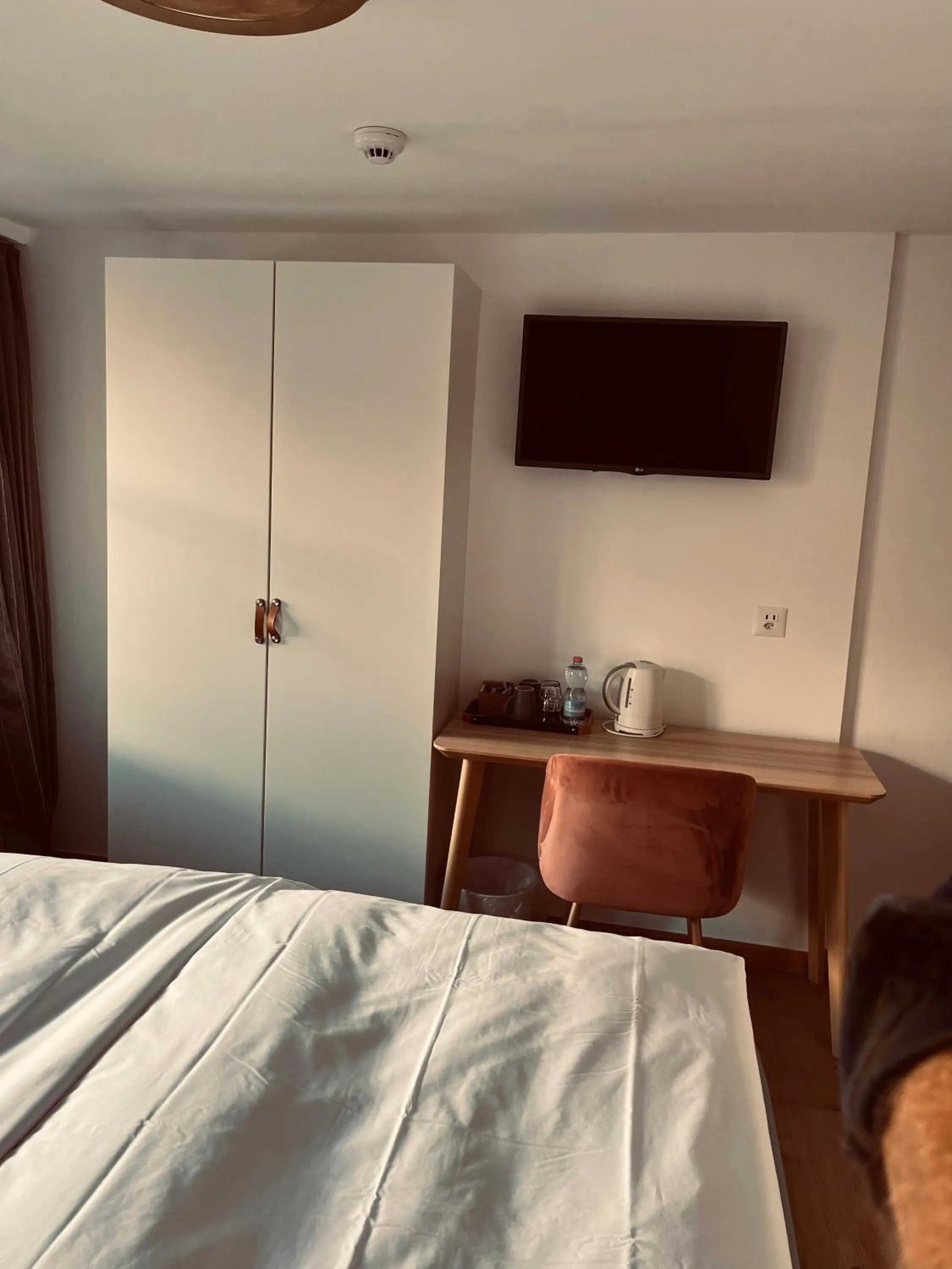 Bed in Boutique Hotel Bellevue B&B am Brienzersee Iseltwald Interlaken