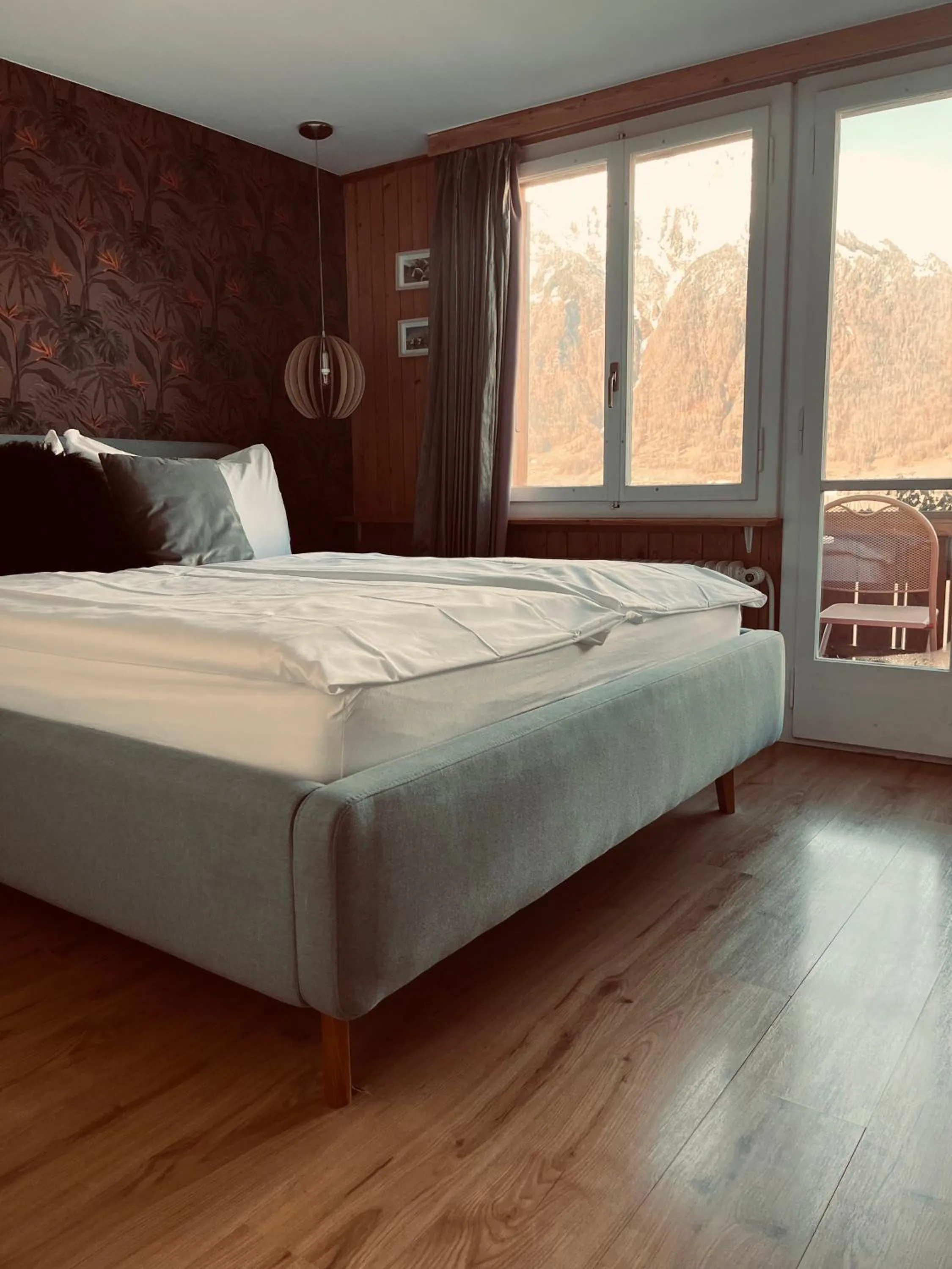 Bed in Boutique Hotel Bellevue B&B am Brienzersee Iseltwald Interlaken