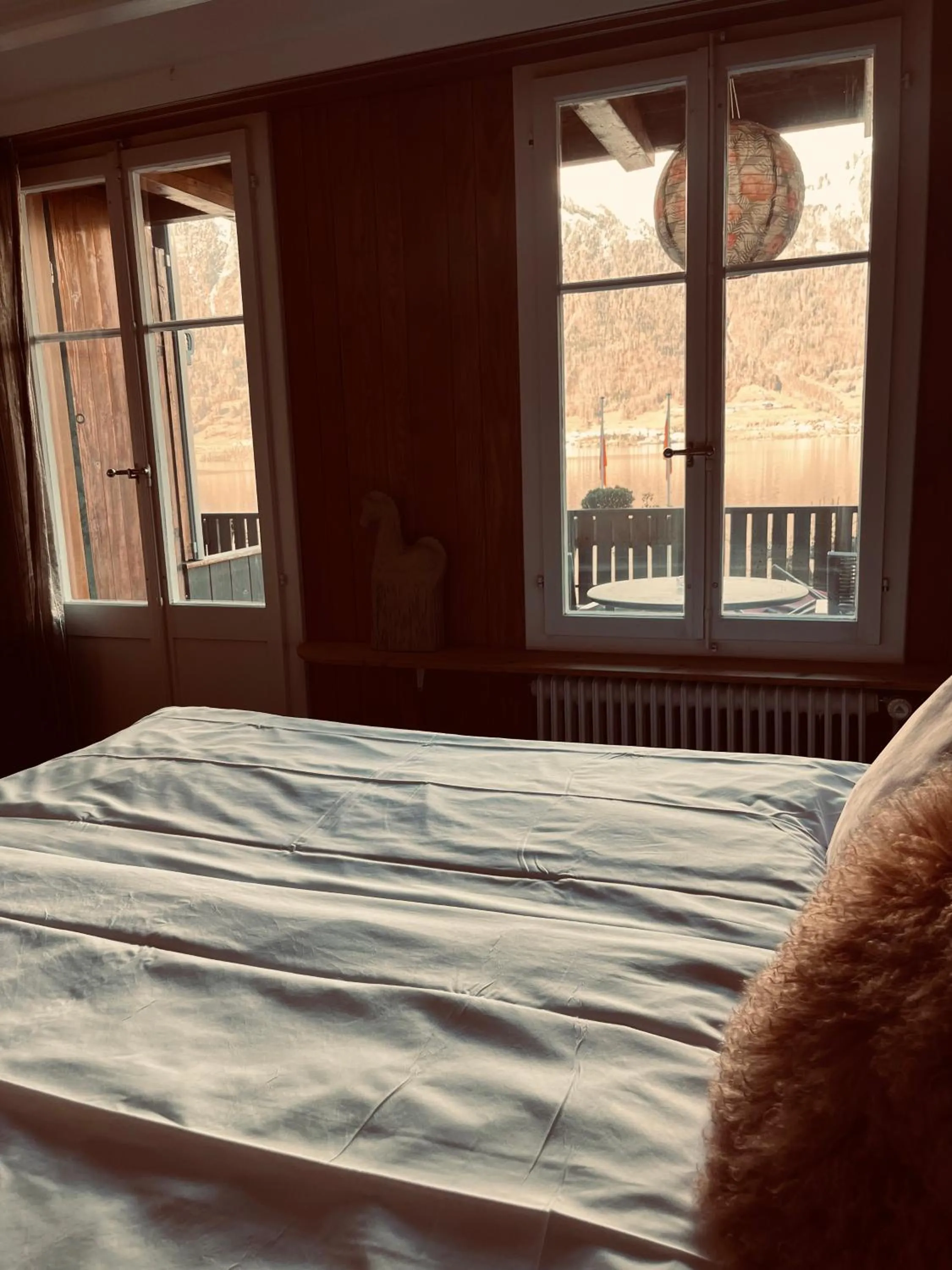 Bed in Boutique Hotel Bellevue B&B am Brienzersee Iseltwald Interlaken