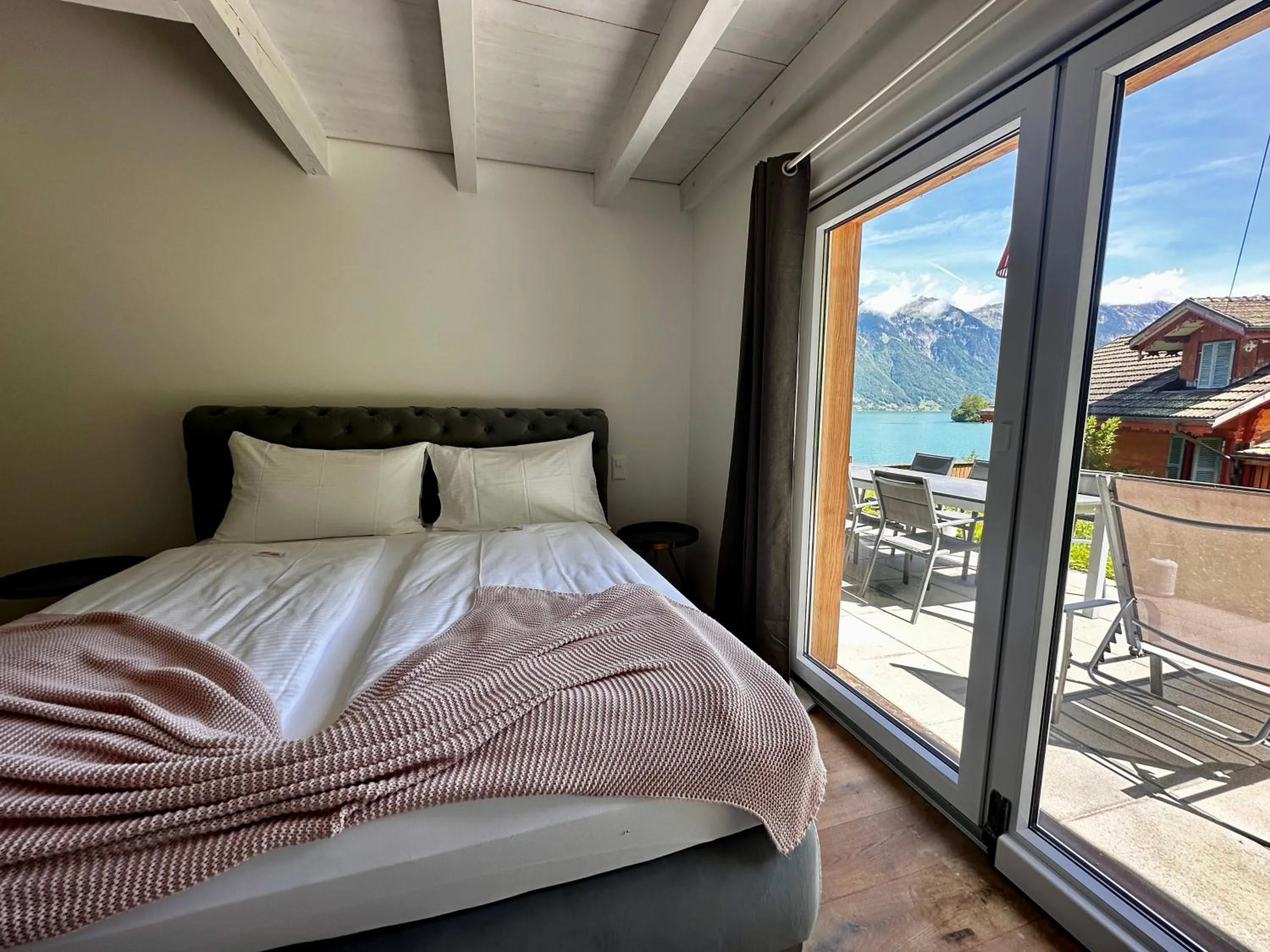 Bedroom, Bed in Boutique Hotel Bellevue B&B am Brienzersee Iseltwald Interlaken