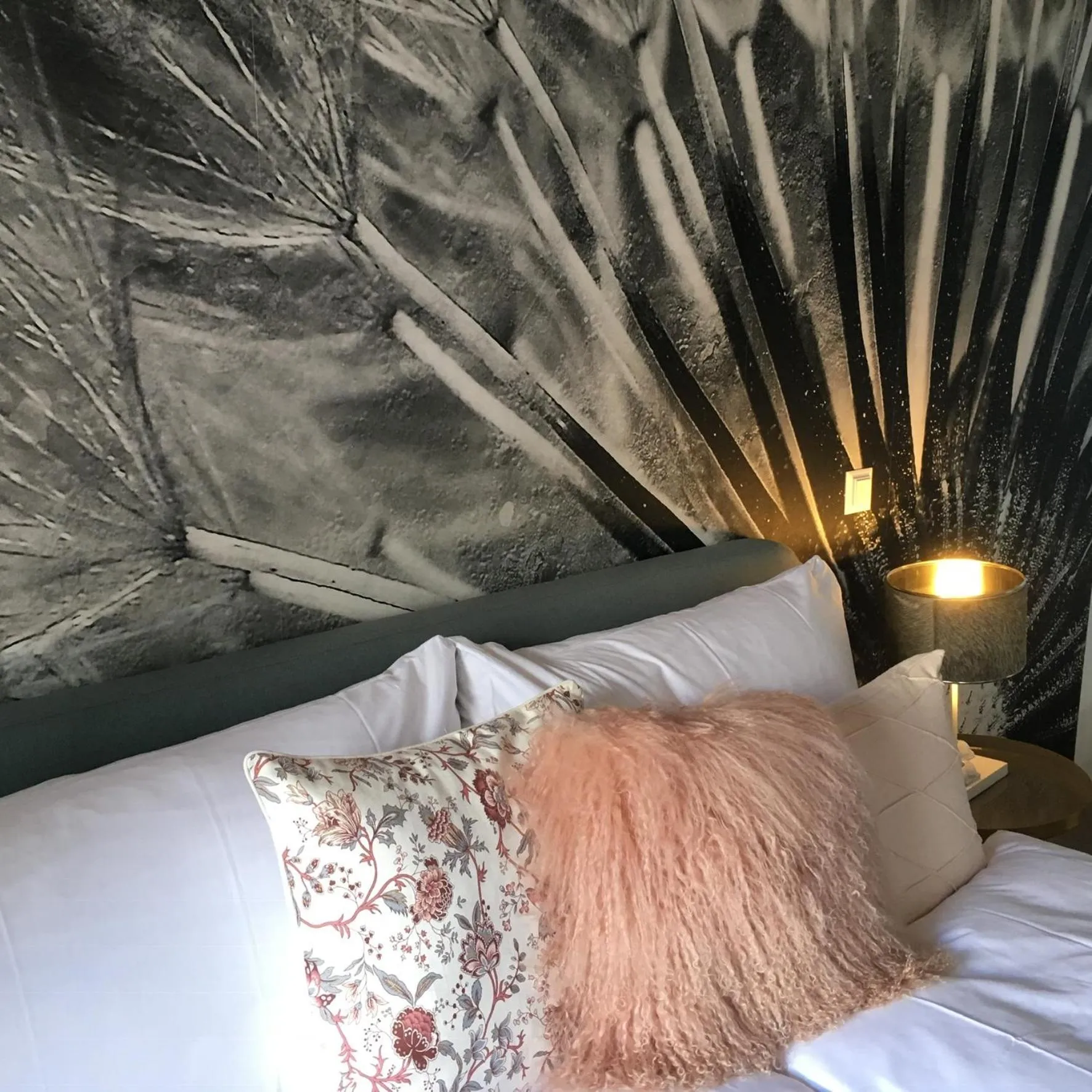 Bed in Boutique Hotel Bellevue B&B am Brienzersee Iseltwald Interlaken