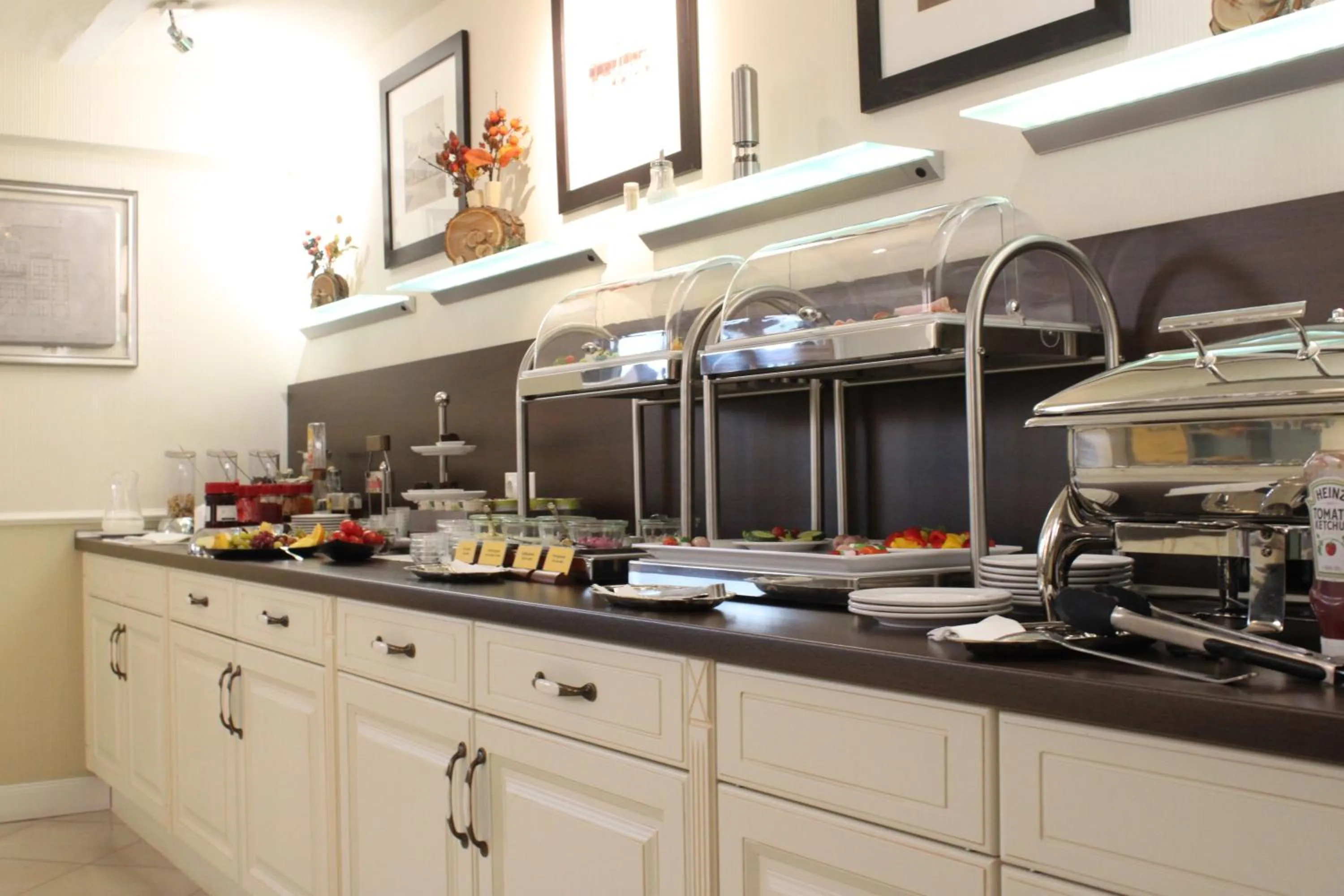 Food and drinks in Hotel Villa Sommer