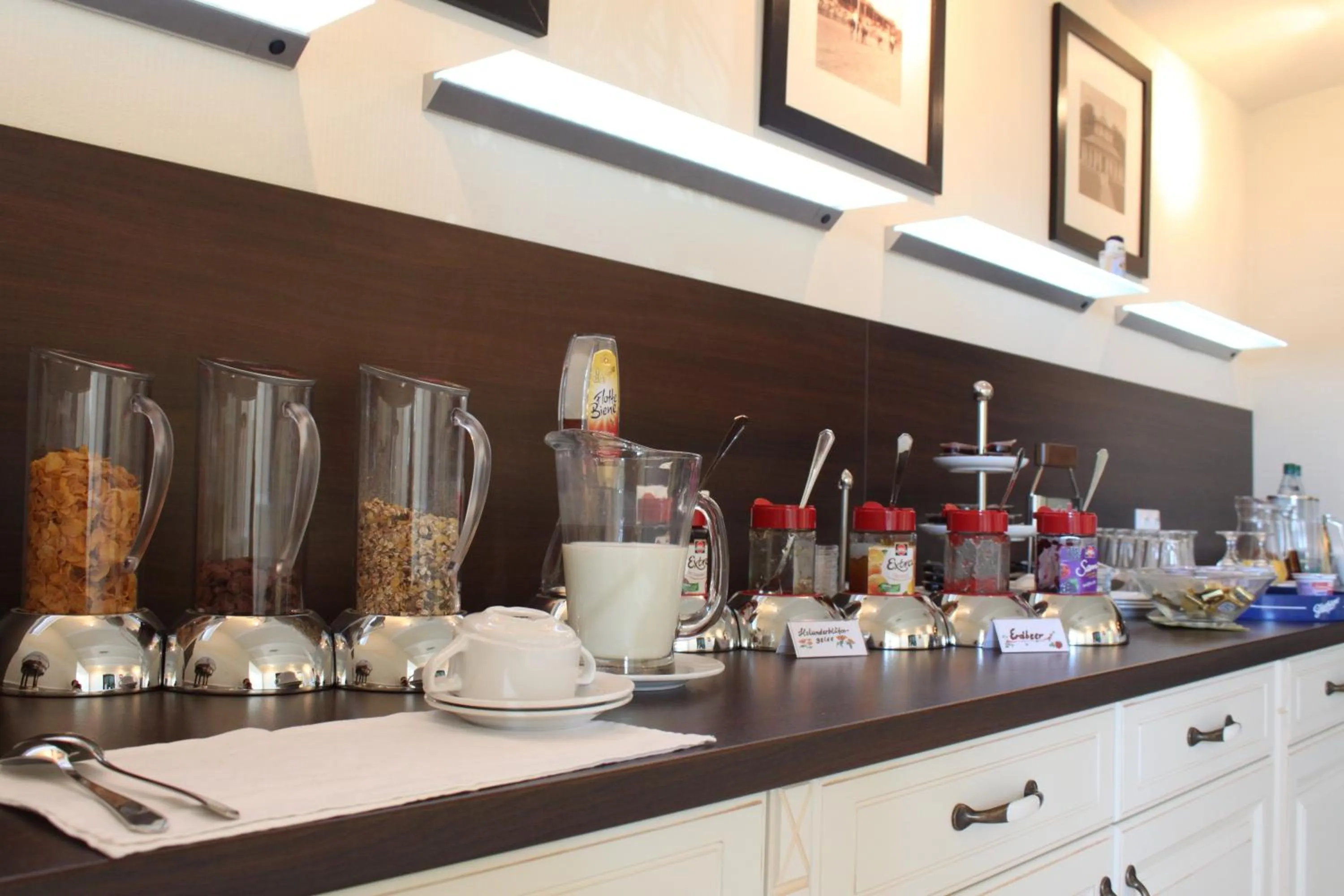 Food and drinks in Hotel Villa Sommer