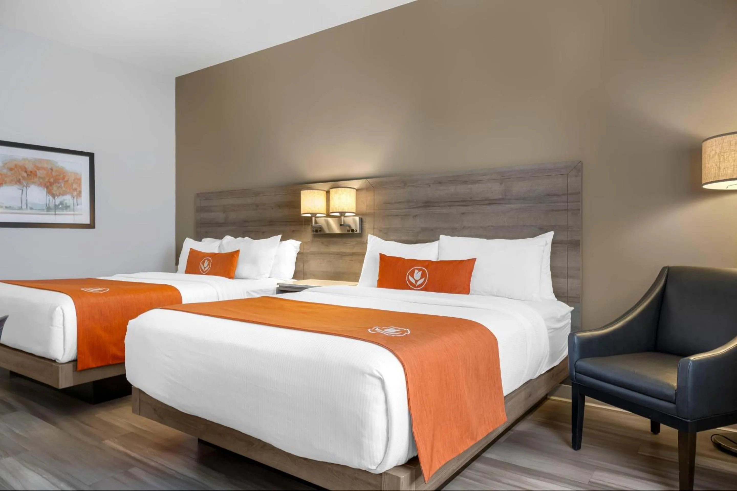 Bedroom, Bed in Amsterdam Inn & Suites, an Ascend Collection Hotel