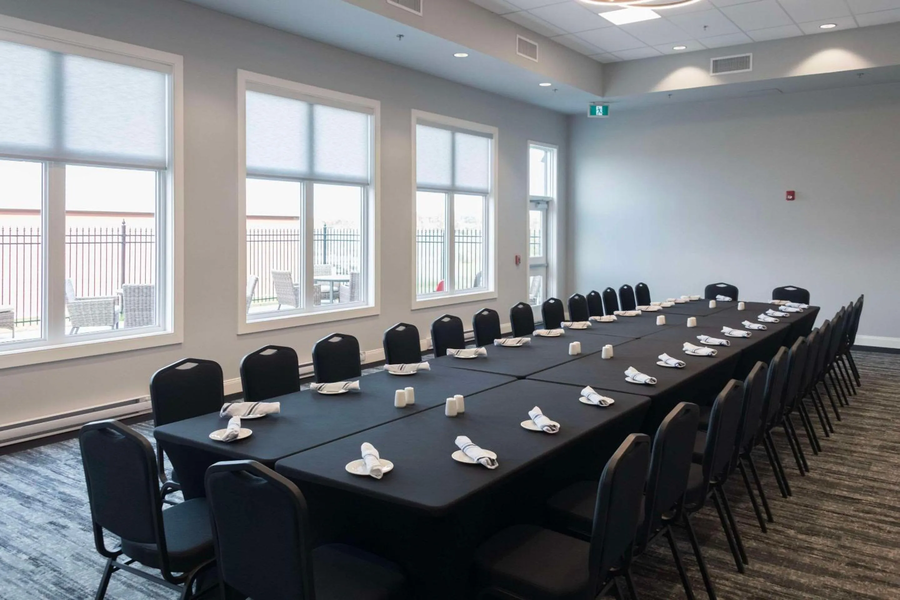 Meeting/conference room in Amsterdam Inn & Suites, an Ascend Collection Hotel
