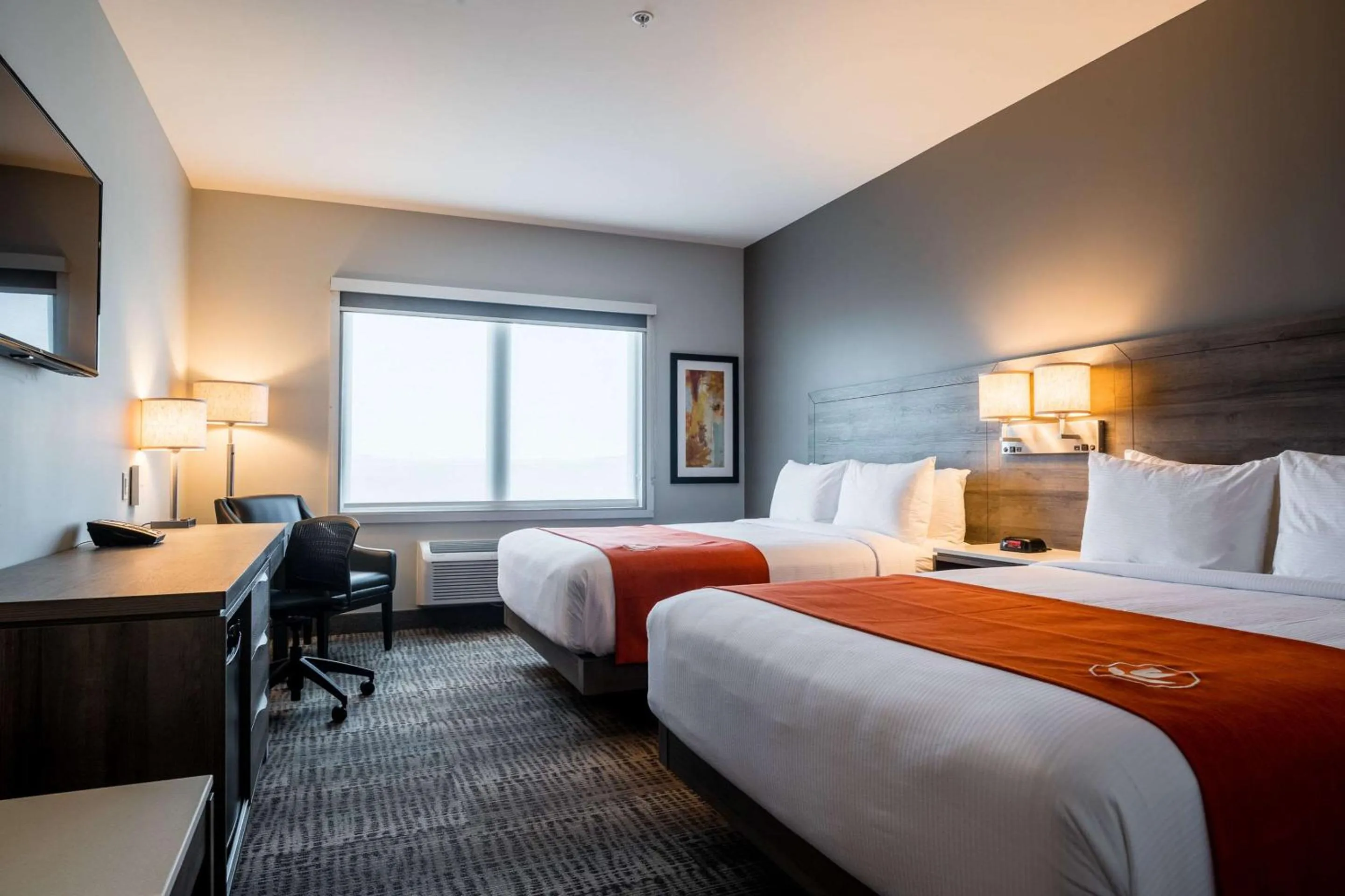 Bedroom, Bed in Amsterdam Inn & Suites, an Ascend Collection Hotel