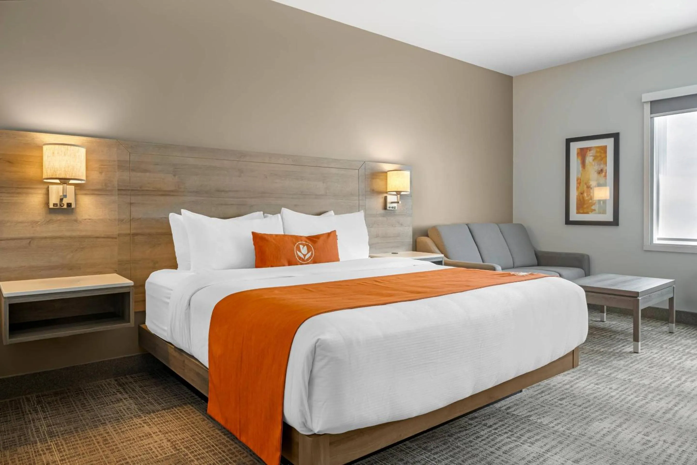 Bedroom, Bed in Amsterdam Inn & Suites, an Ascend Collection Hotel