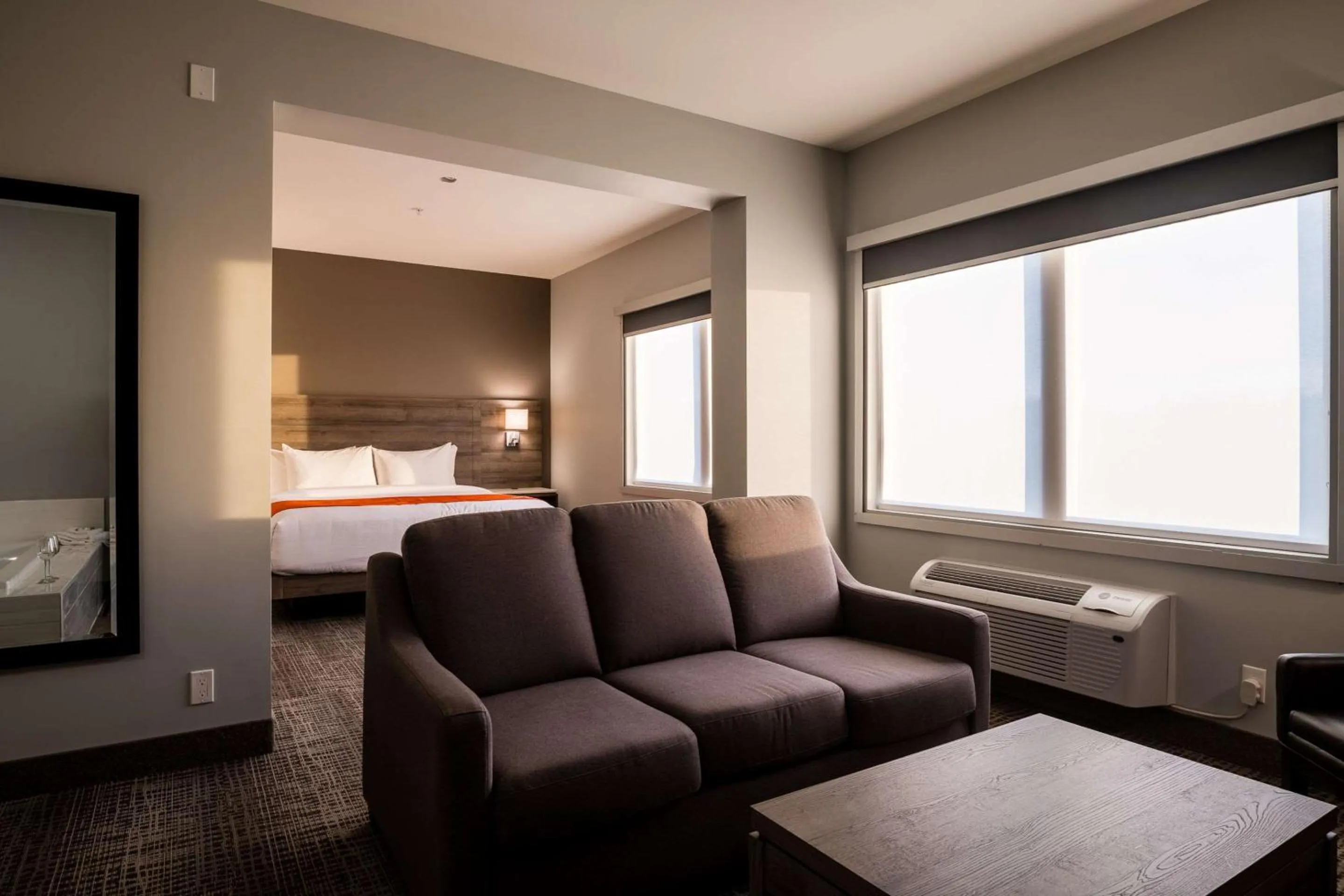 Bedroom, Bed in Amsterdam Inn & Suites, an Ascend Collection Hotel