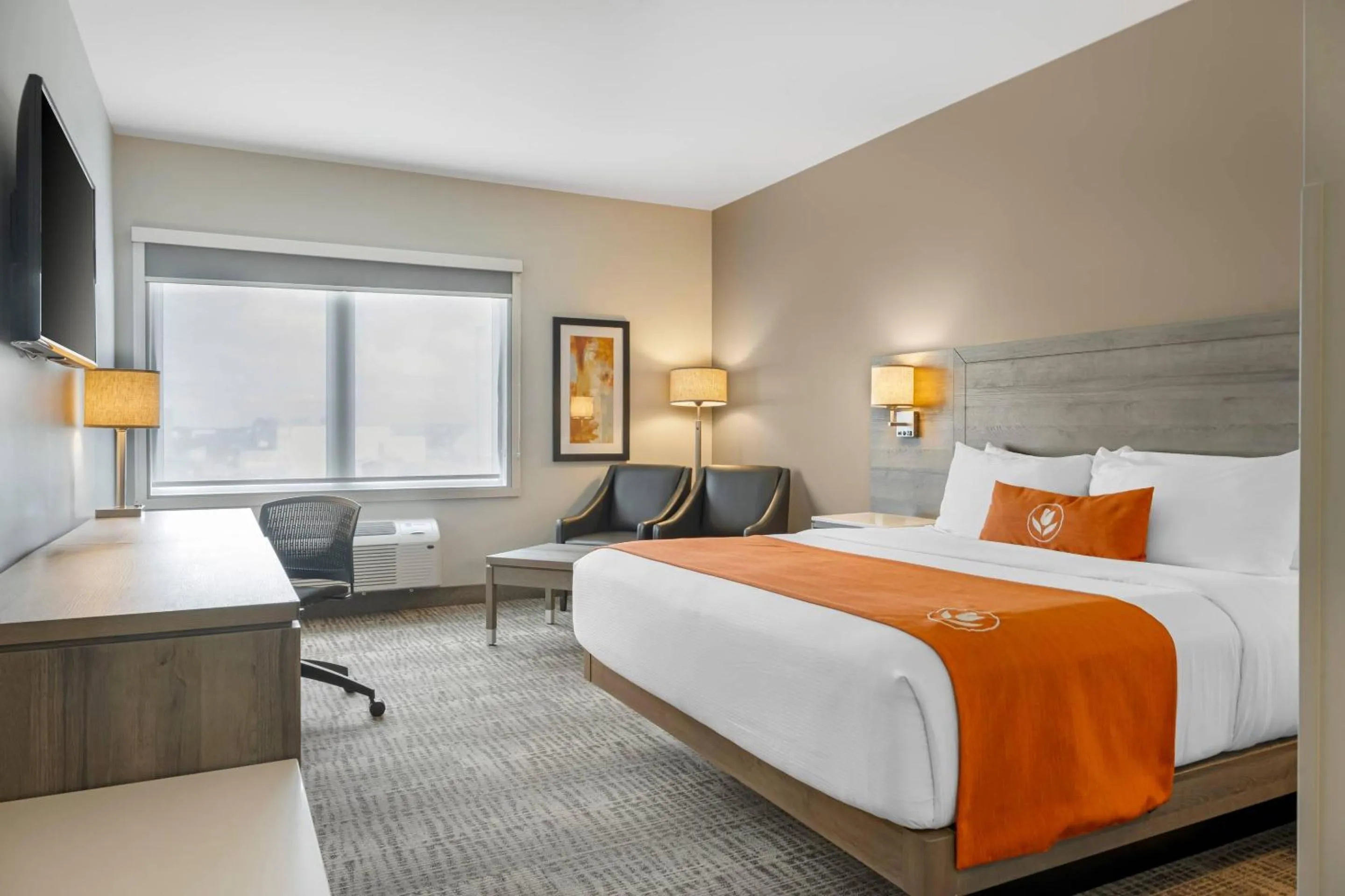 Bedroom, Bed in Amsterdam Inn & Suites, an Ascend Collection Hotel