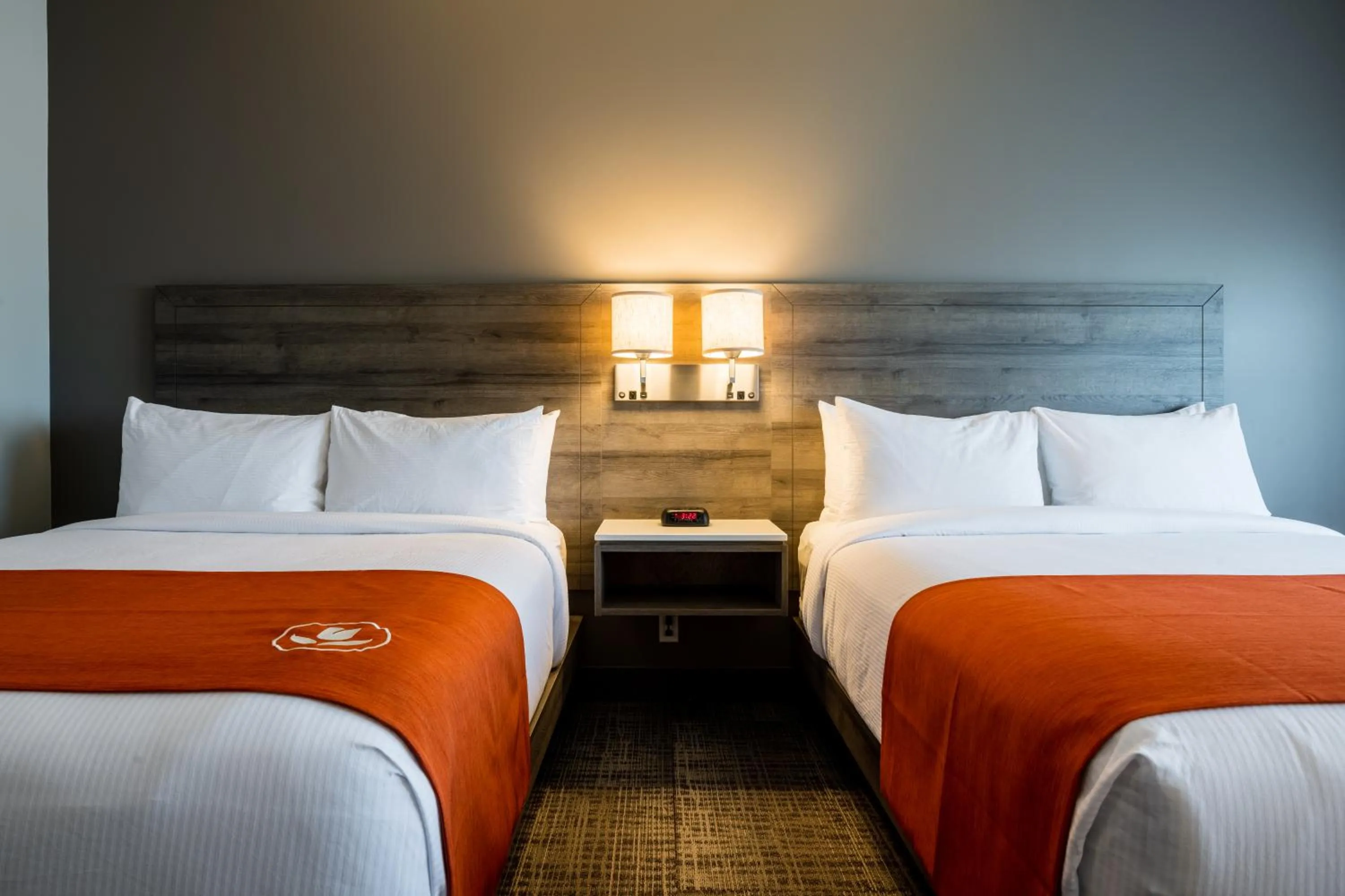 Bedroom, Bed in Amsterdam Inn & Suites, an Ascend Collection Hotel