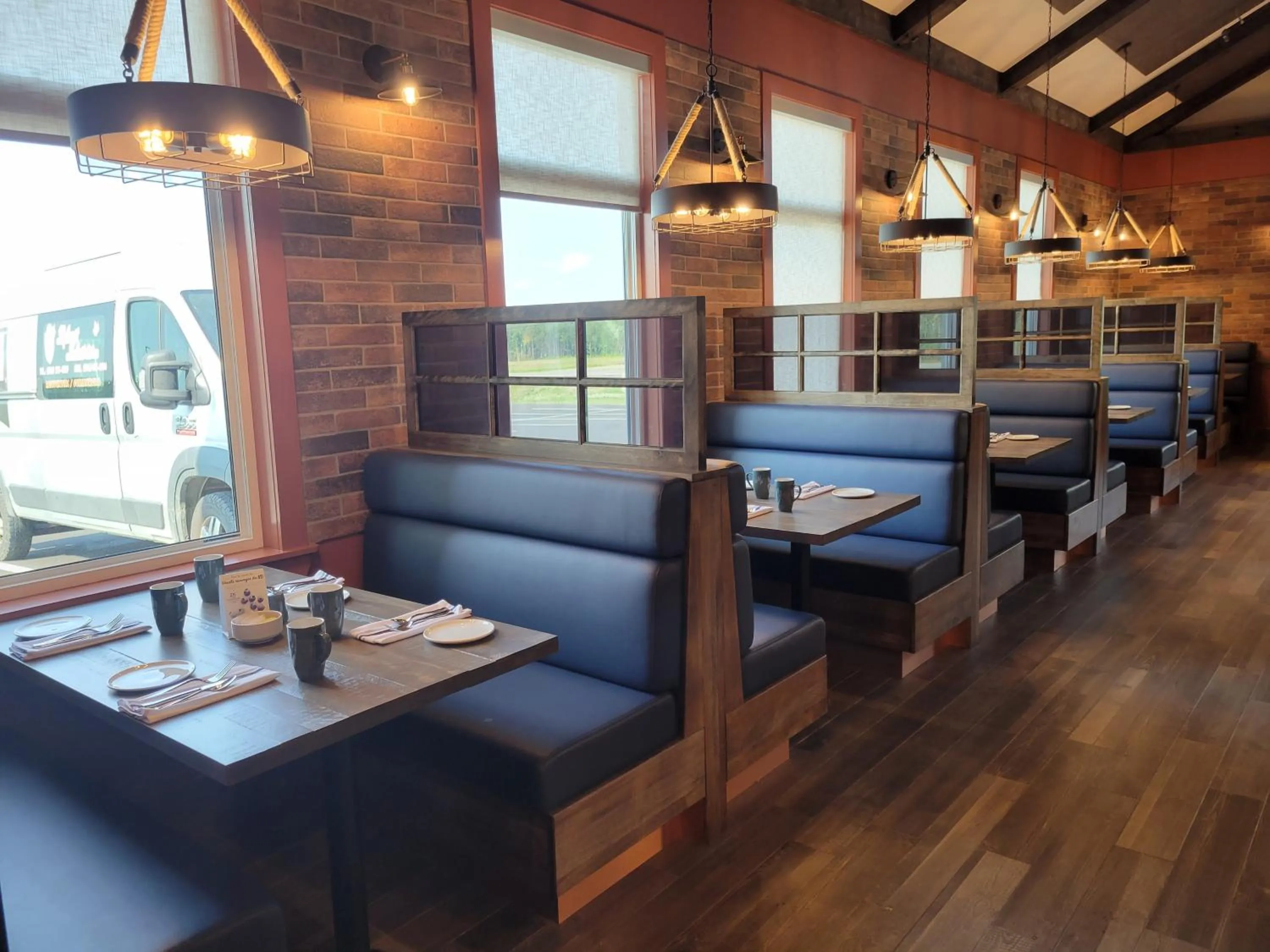 Restaurant/places to eat in Amsterdam Inn & Suites, an Ascend Collection Hotel