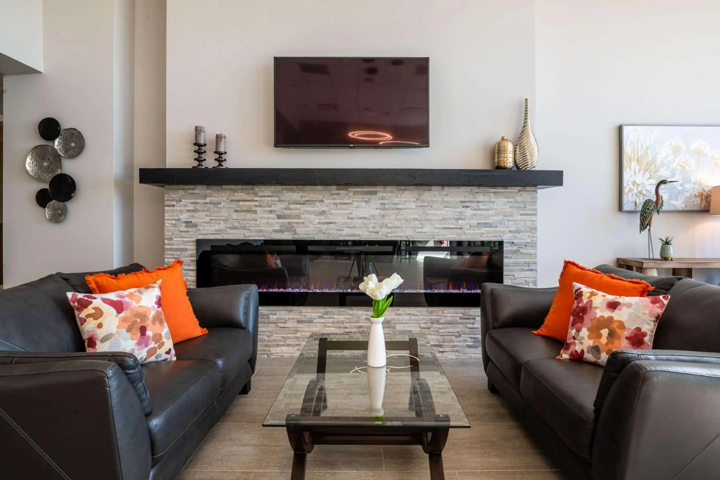 Lobby or reception in Amsterdam Inn & Suites, an Ascend Collection Hotel