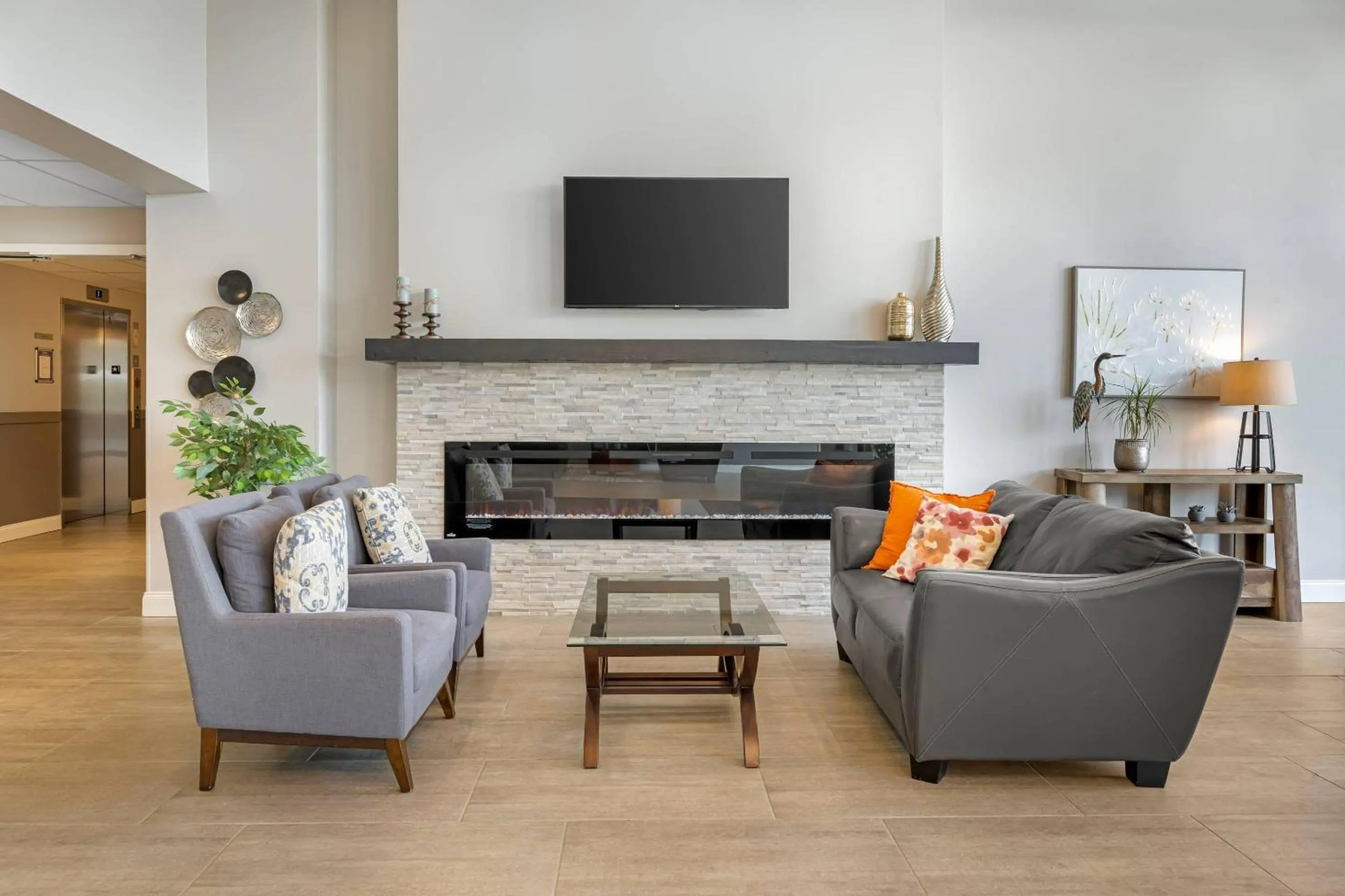 Lobby or reception in Amsterdam Inn & Suites, an Ascend Collection Hotel