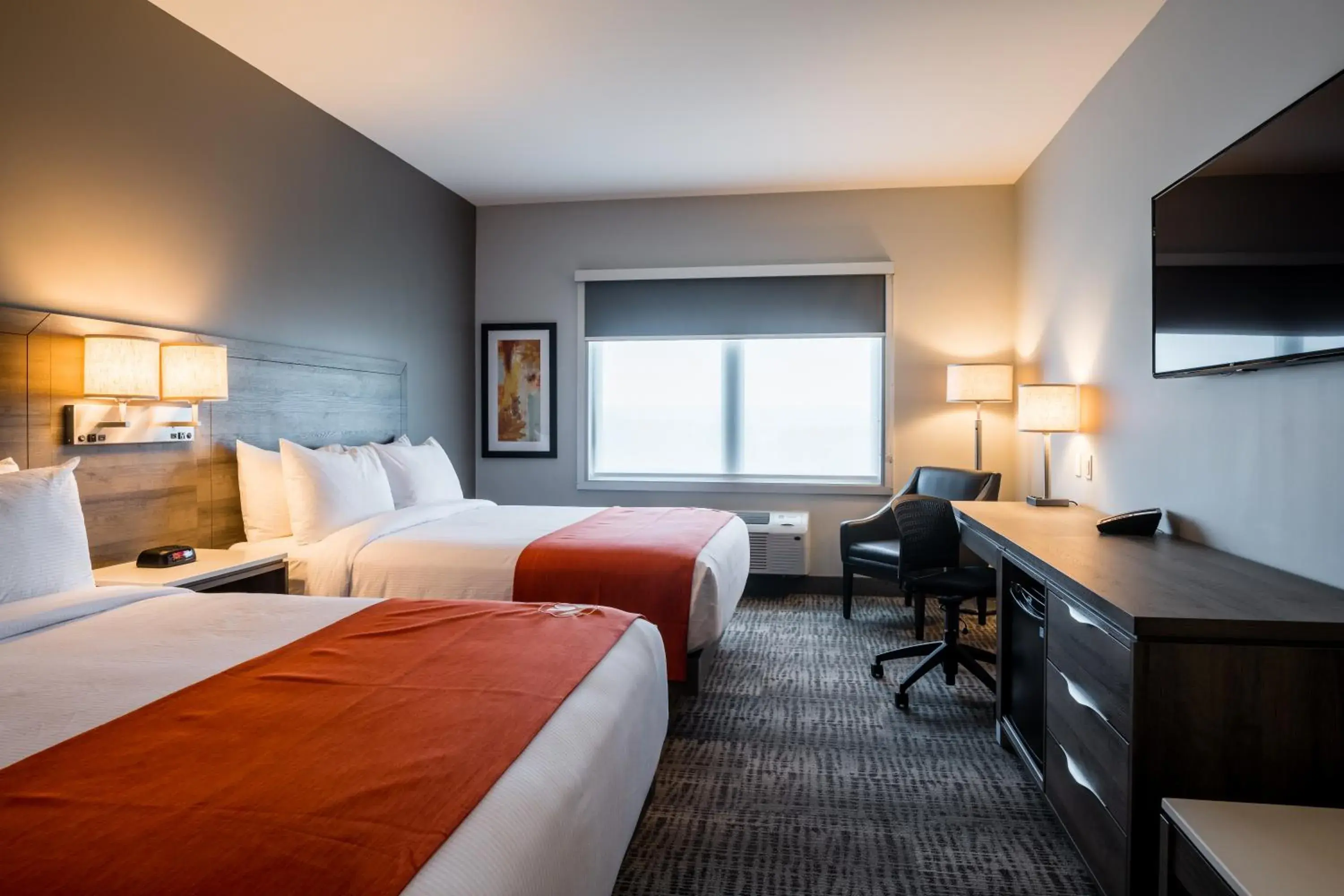 Queen Room in Amsterdam Inn & Suites, an Ascend Collection Hotel Queen Room in Amsterdam Inn & Suites, an Ascend Collection Hotel