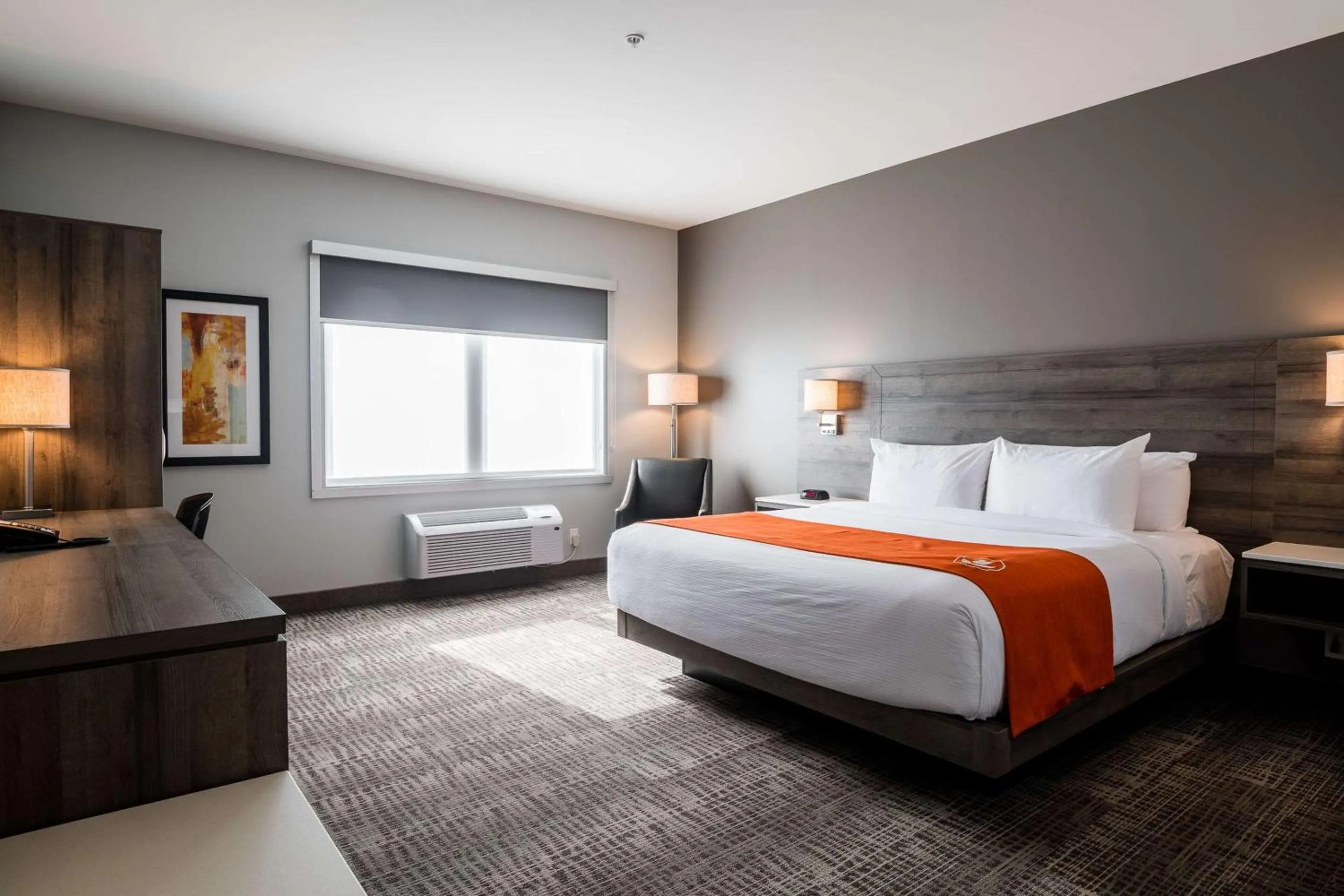 Bedroom, Bed in Amsterdam Inn & Suites, an Ascend Collection Hotel