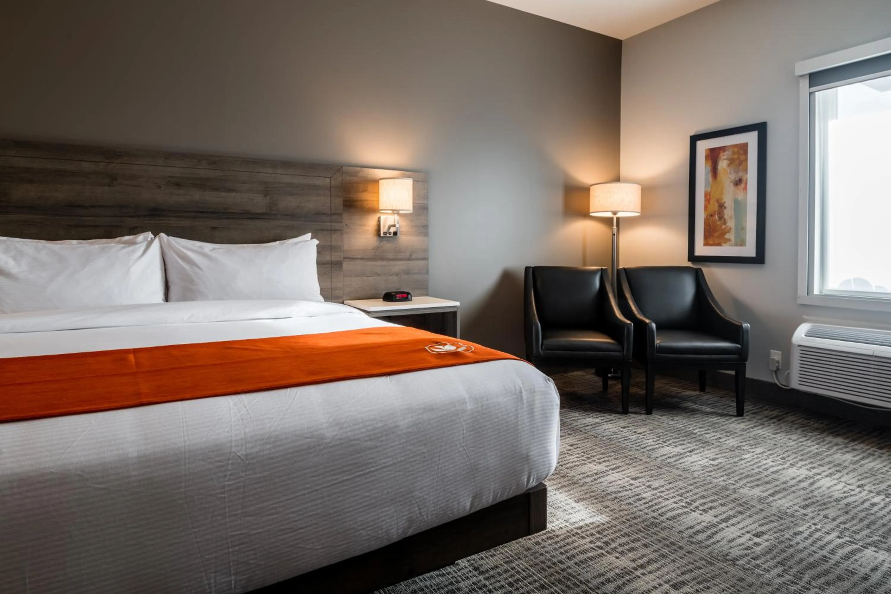 Bed in Amsterdam Inn & Suites, an Ascend Collection Hotel