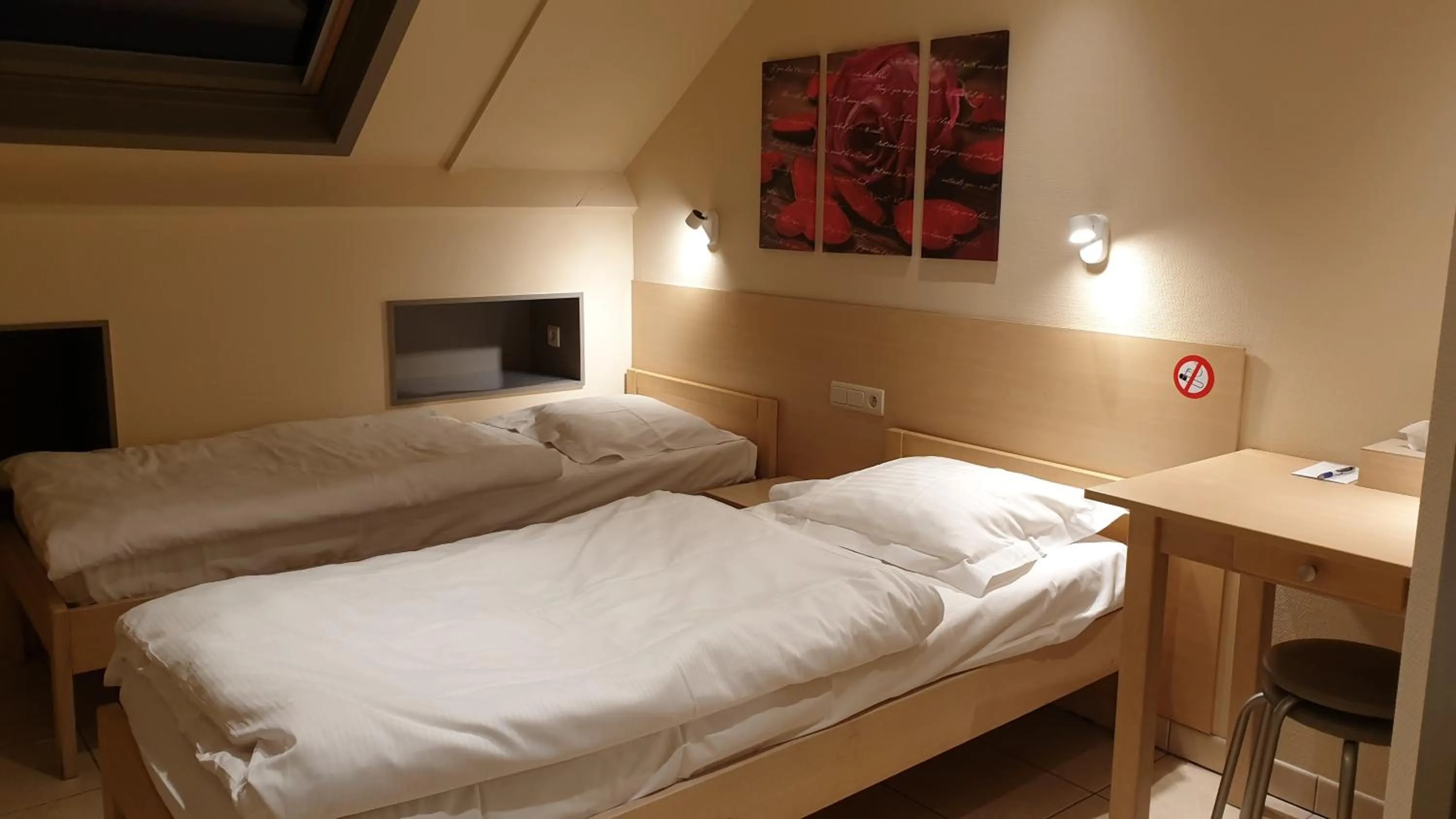 Bedroom, Bed in Hostellerie Daiseldaele