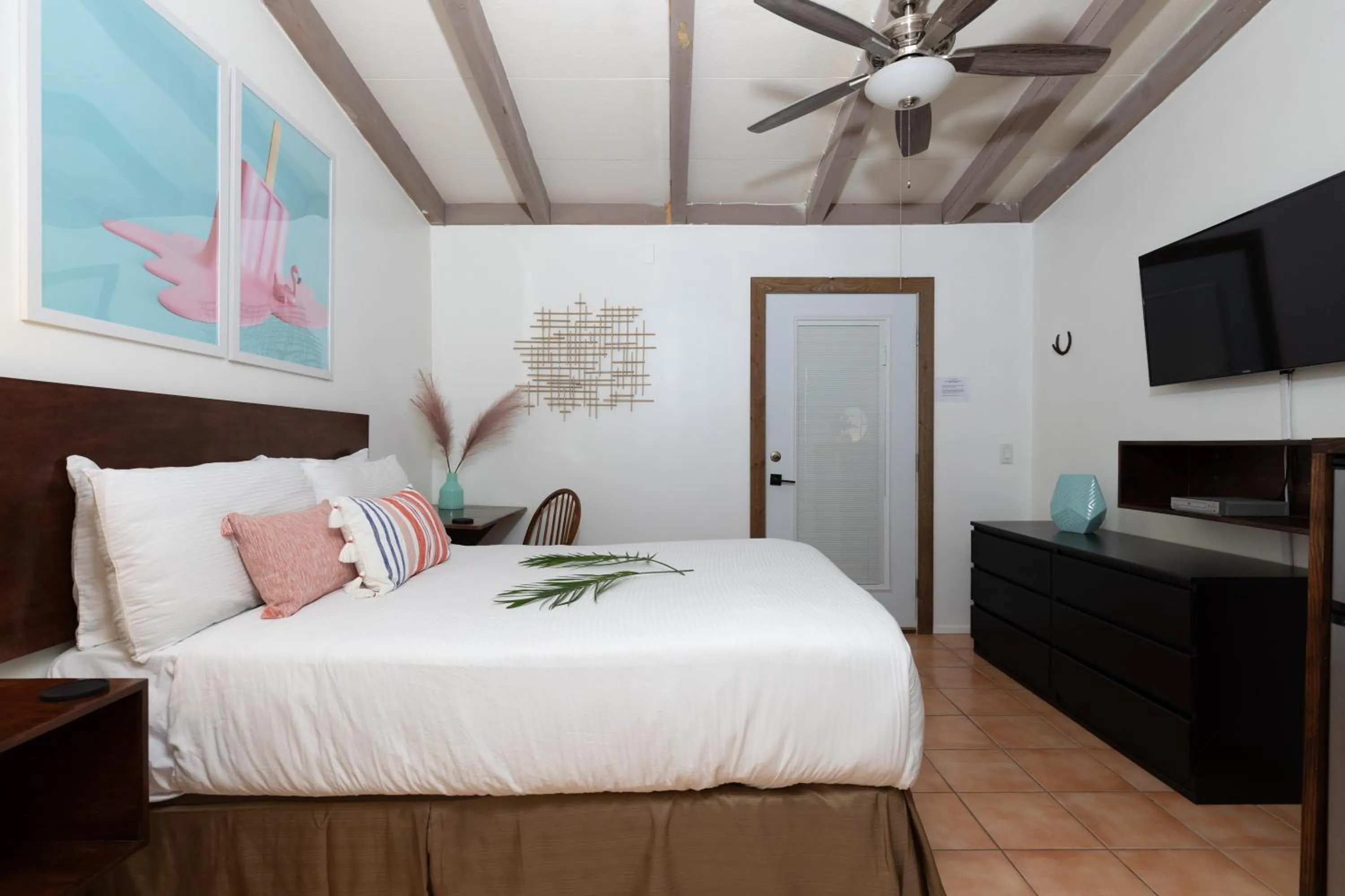 Bed in Float Palm Springs - Adults Only