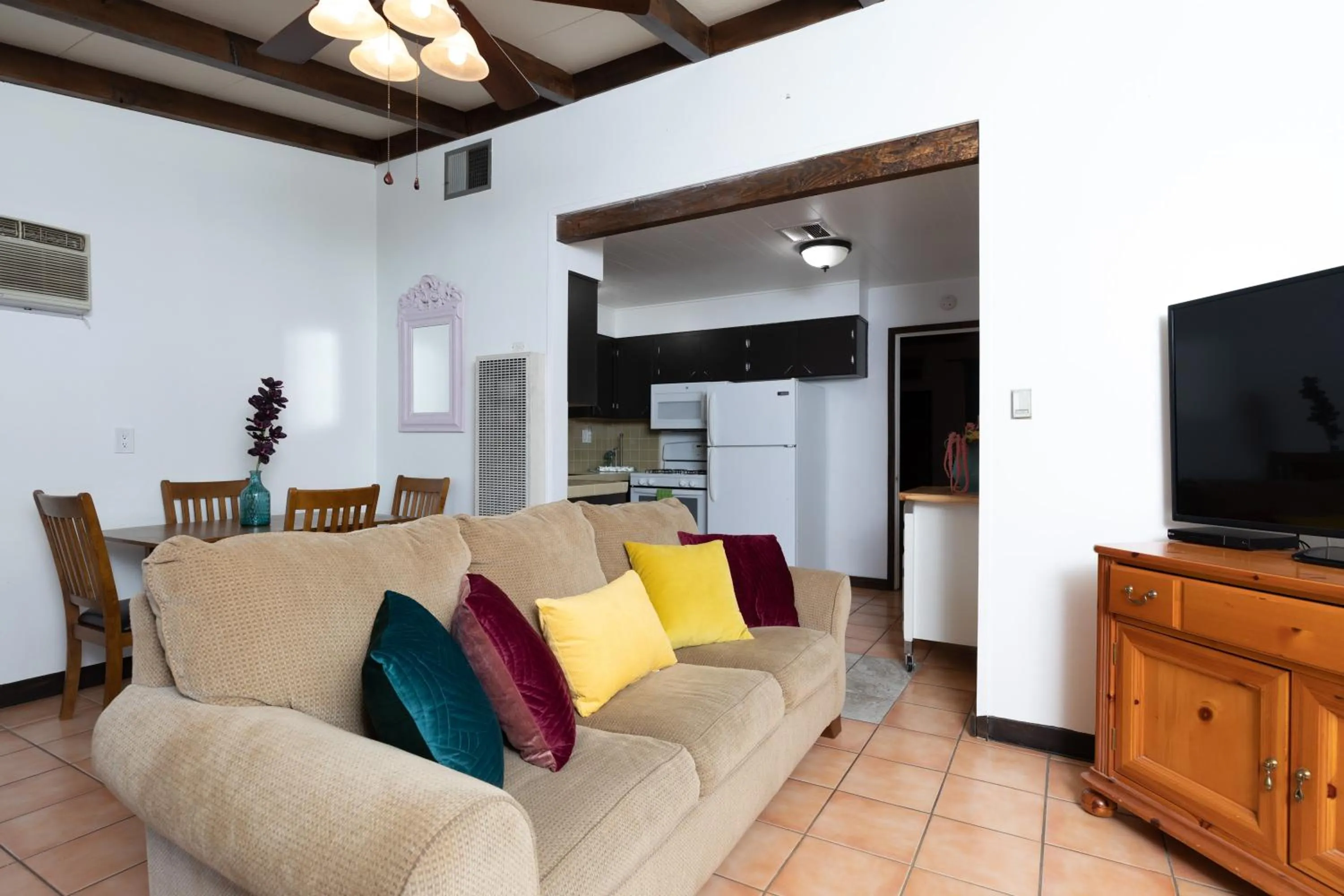 TV and multimedia in Float Palm Springs - Adults Only