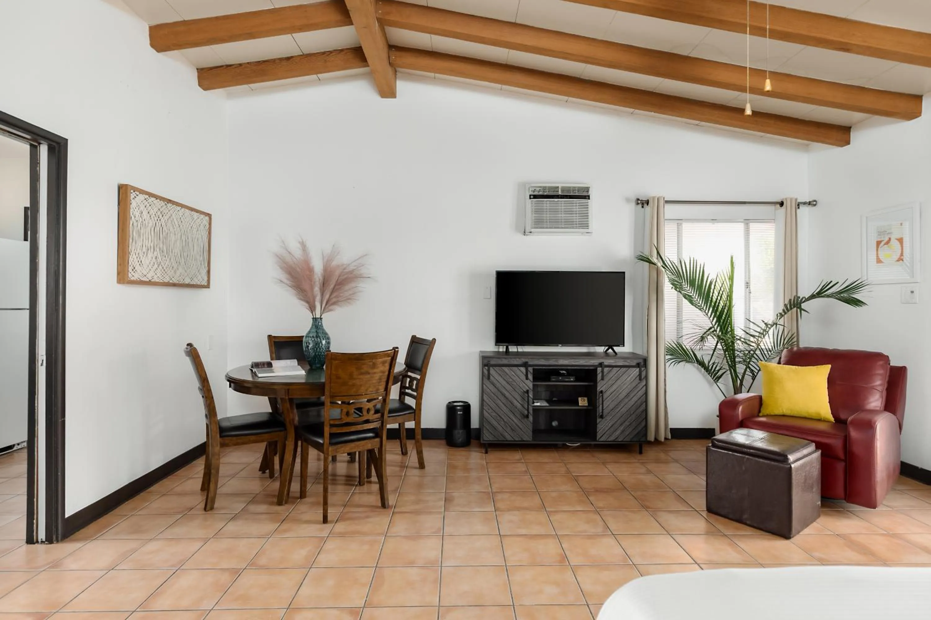 TV and multimedia in Float Palm Springs - Adults Only