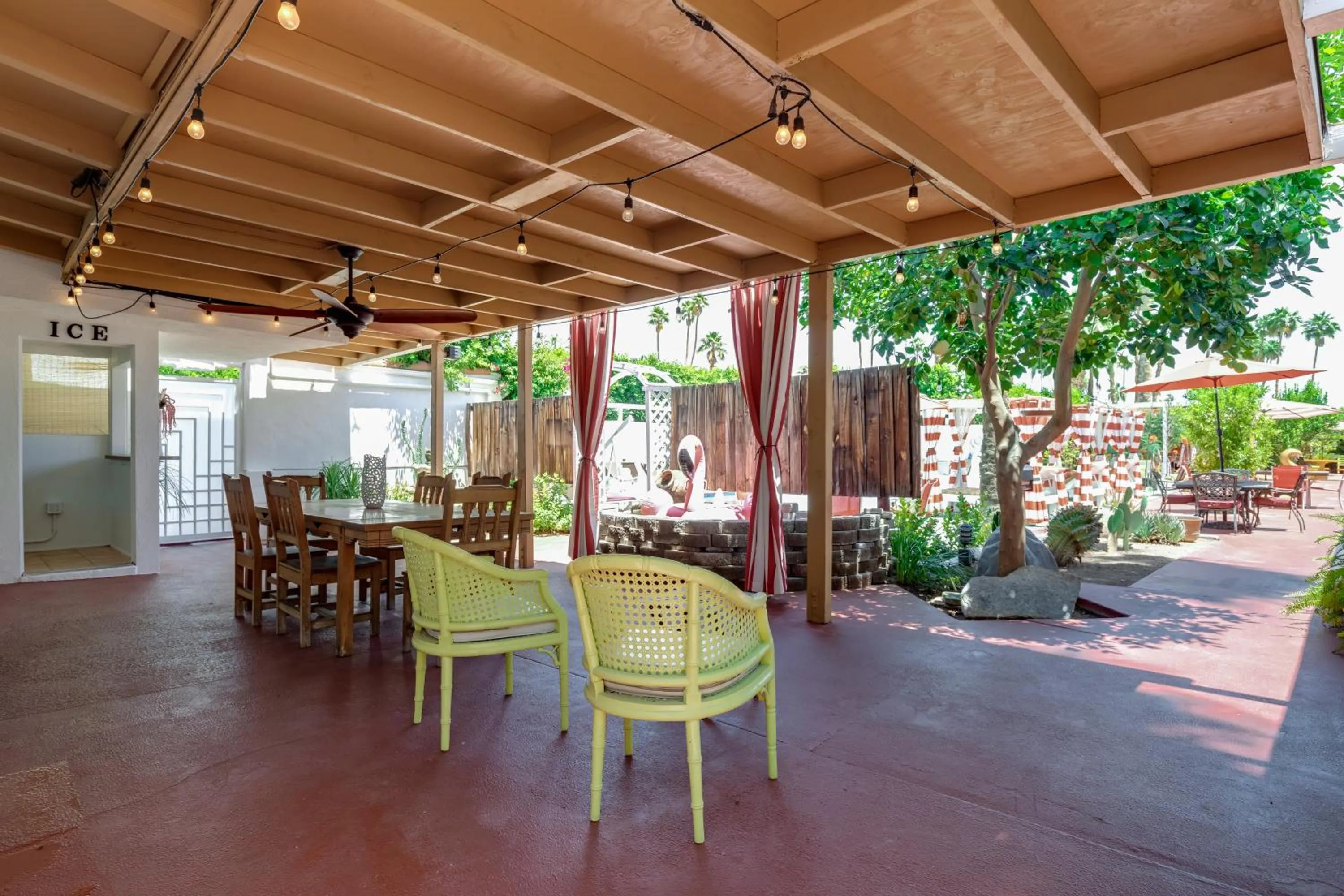 Patio in Float Palm Springs - Adults Only