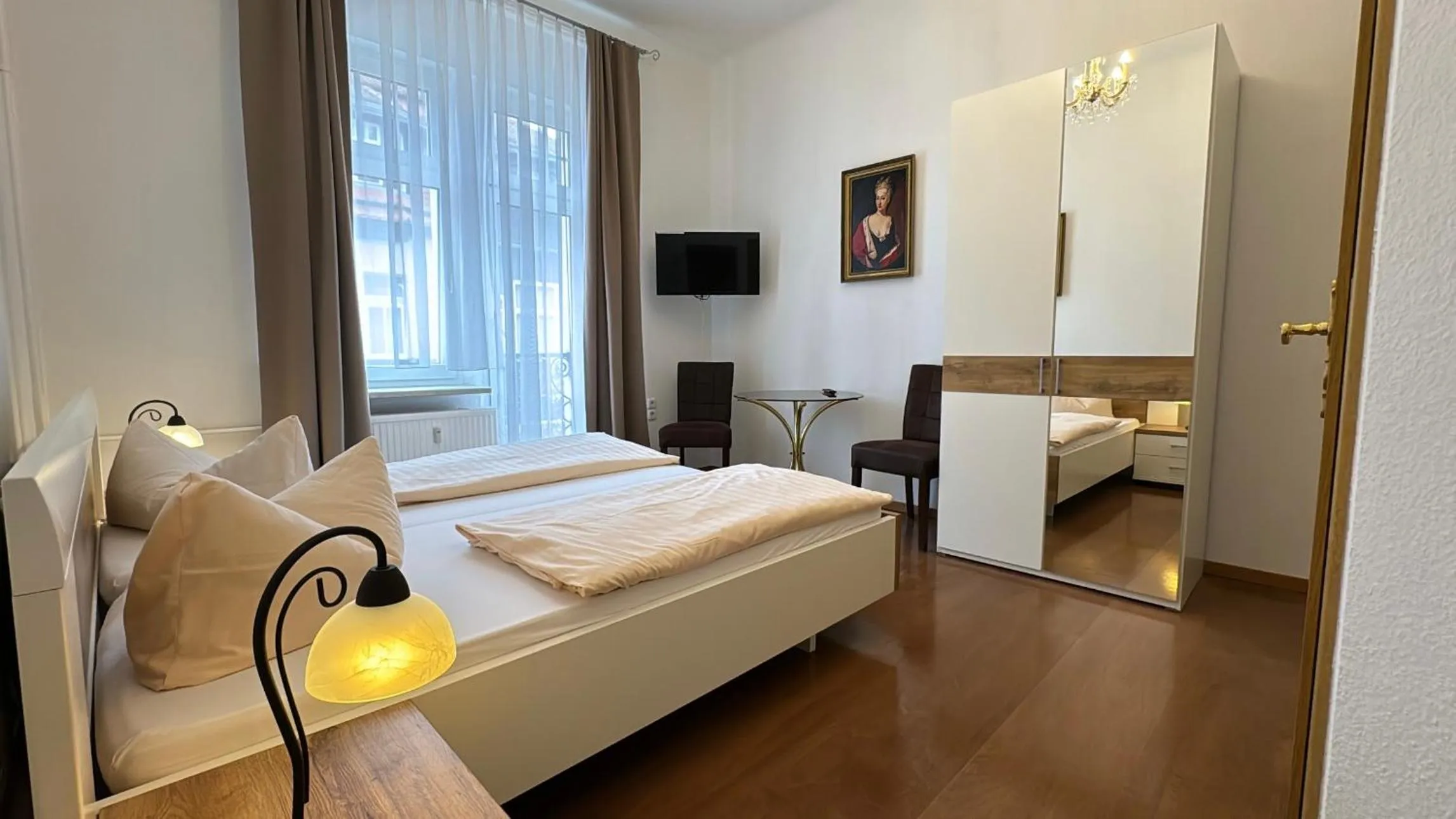 Bed in Hotel Zu den Linden