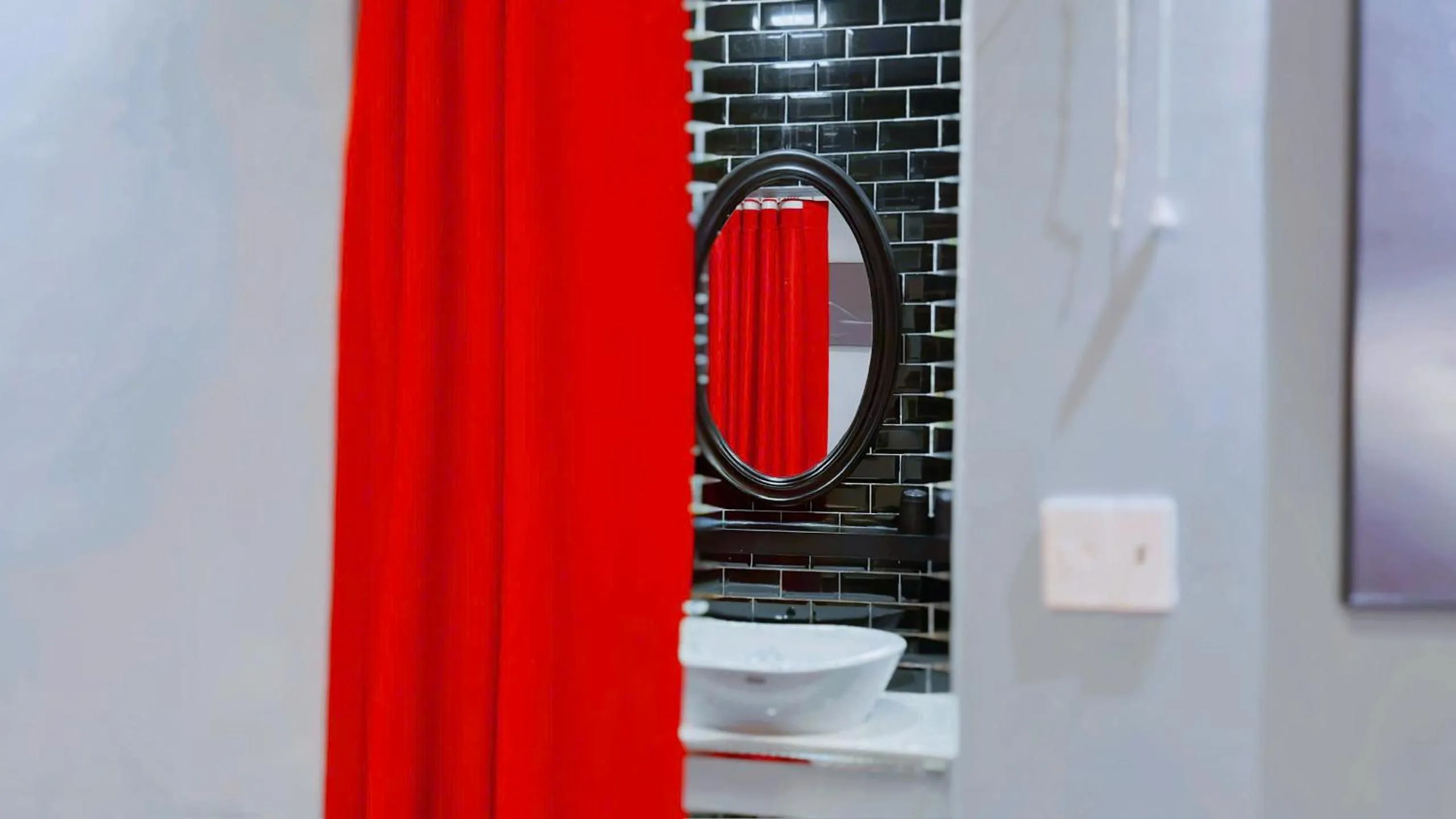 TTR Skypool View Hotel