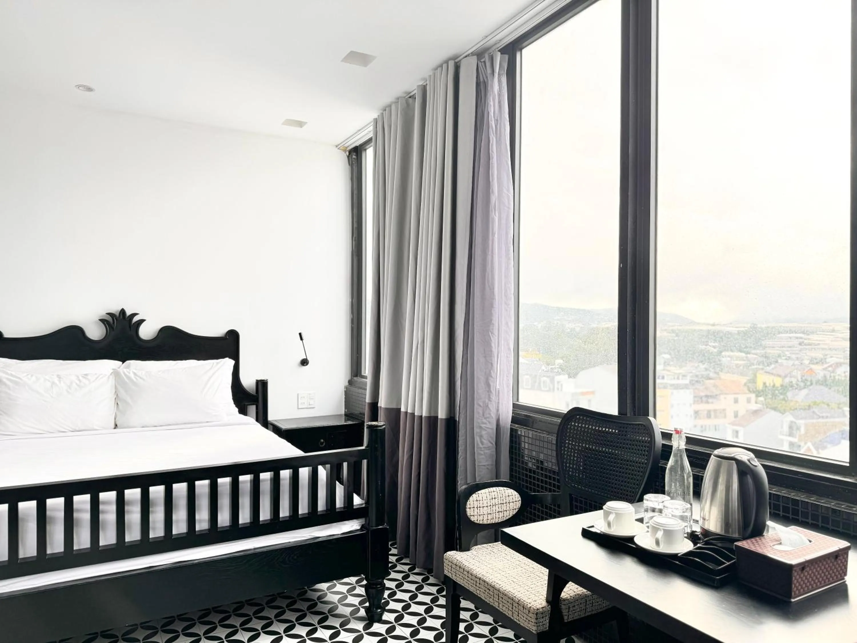 Bed in TTR Skypool View Hotel