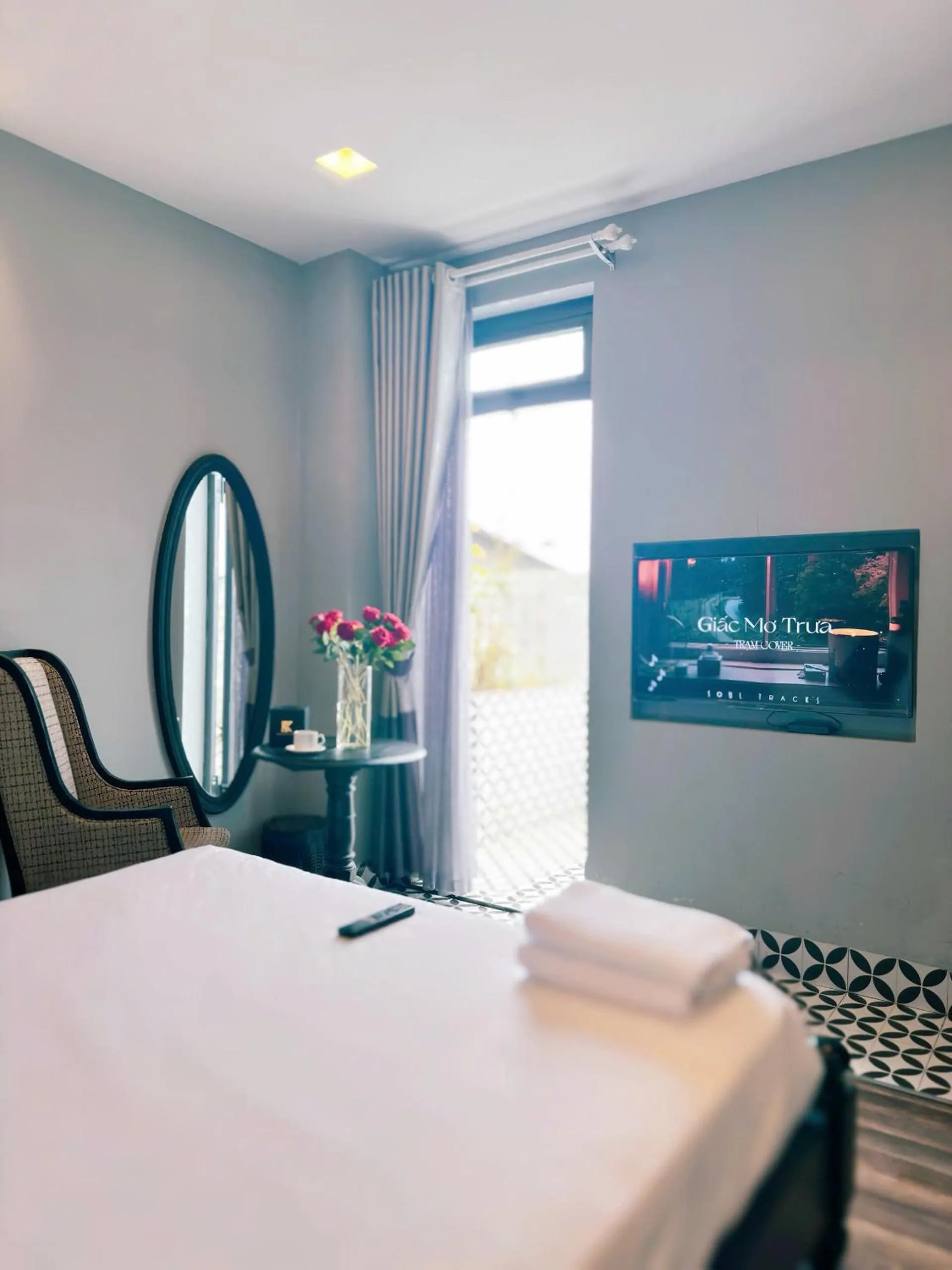 Bed in TTR Skypool View Hotel