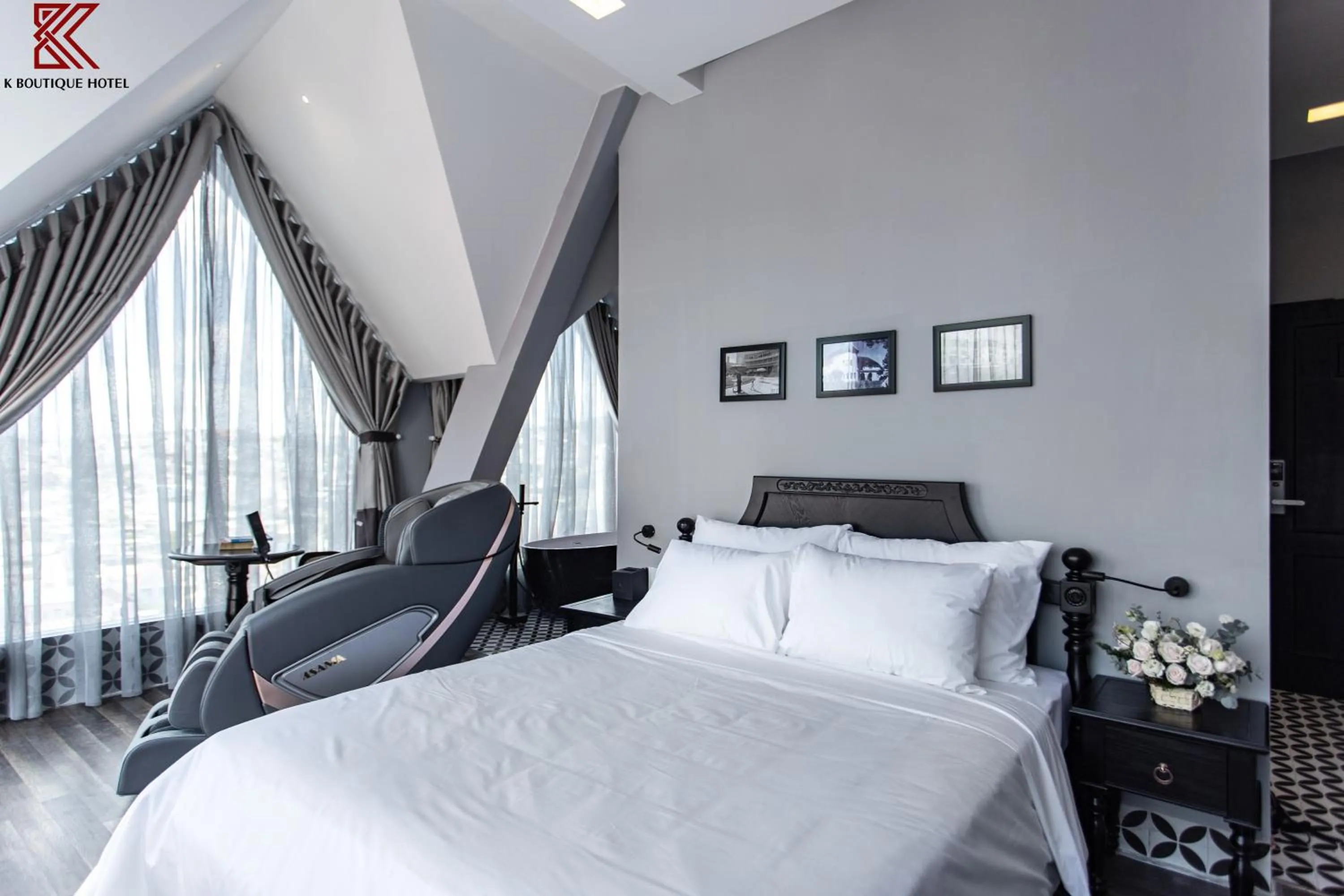 Bed in TTR Skypool View Hotel