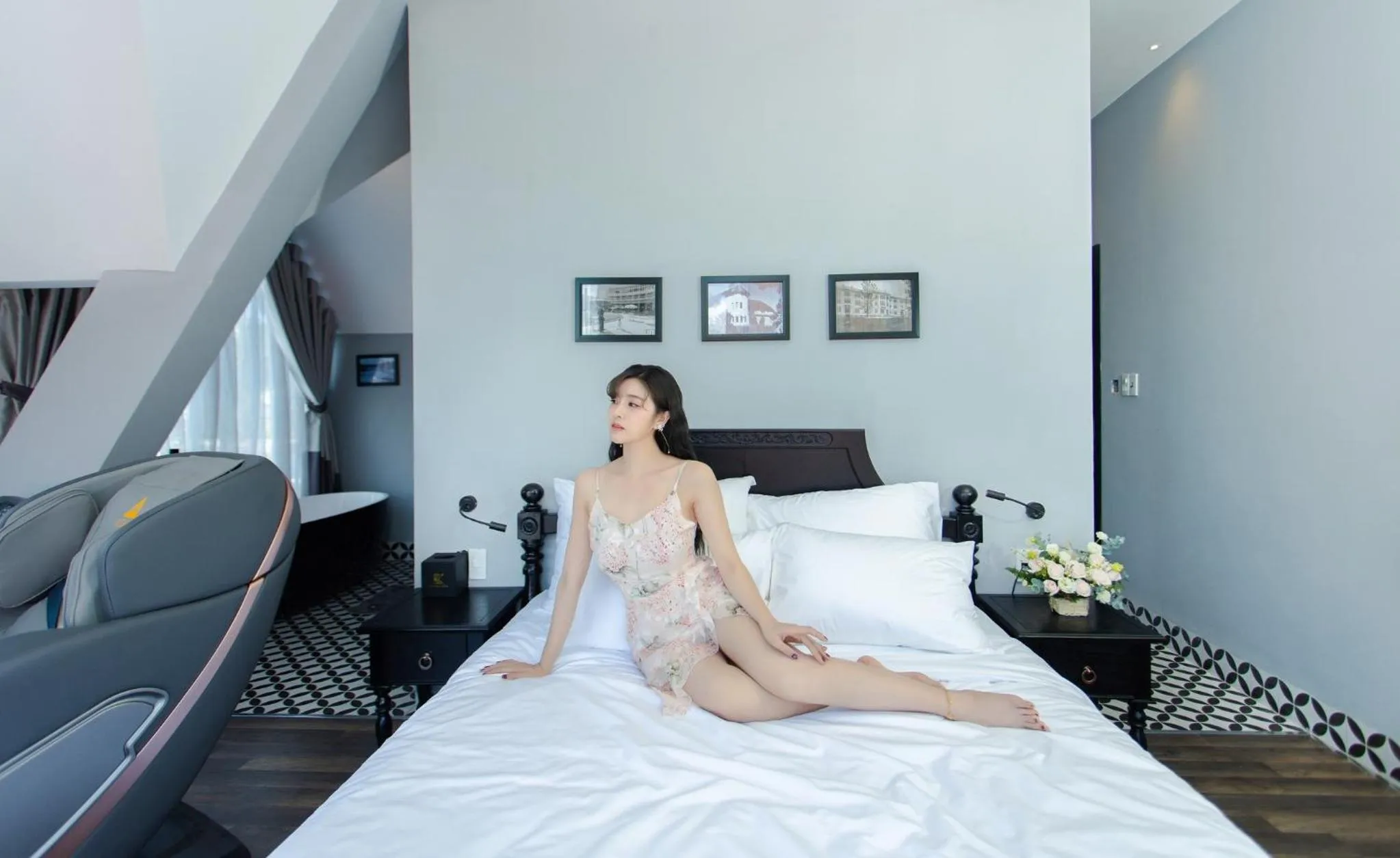 Bed in TTR Skypool View Hotel