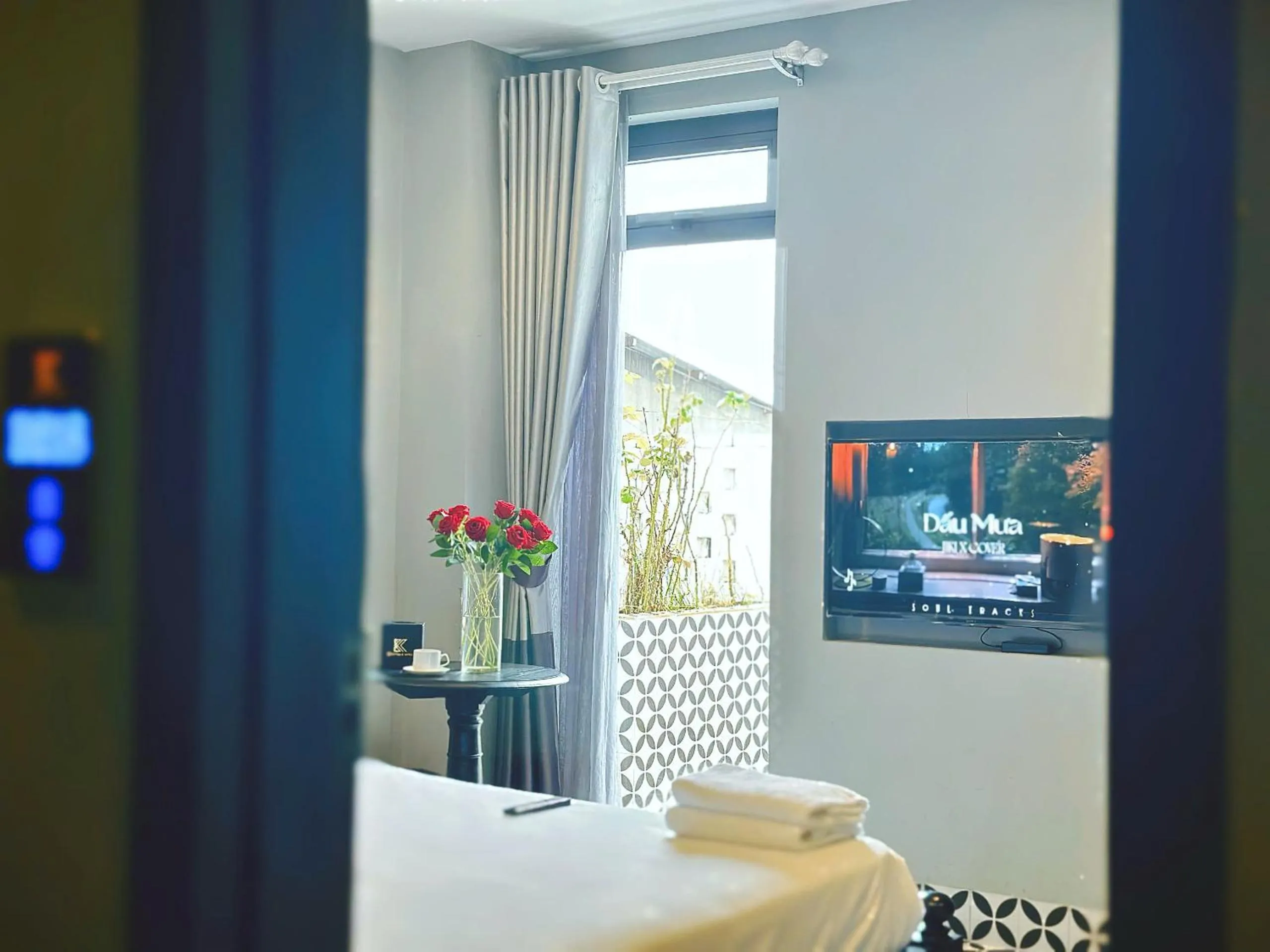 Bed in TTR Skypool View Hotel