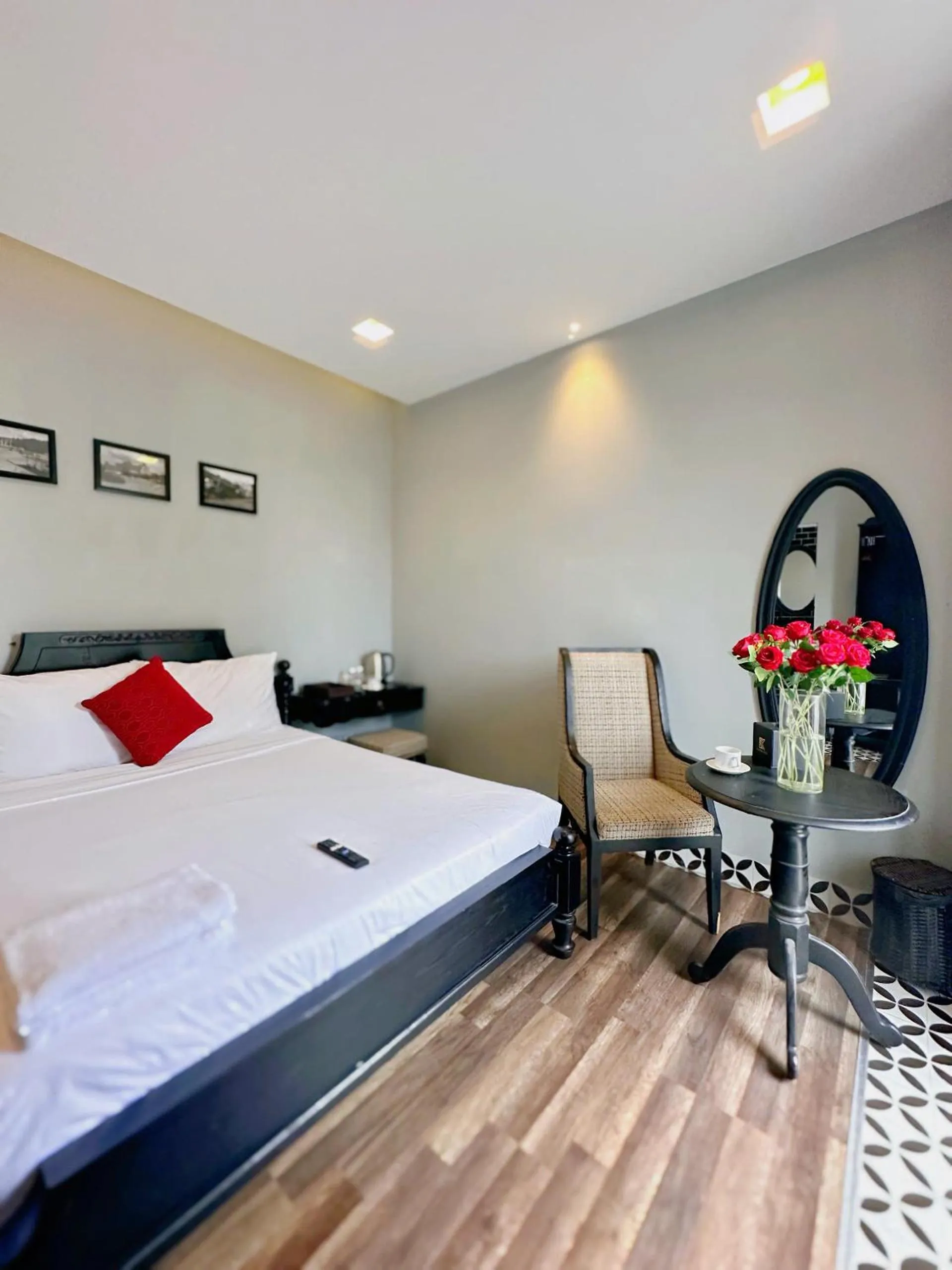 Bed in TTR Skypool View Hotel