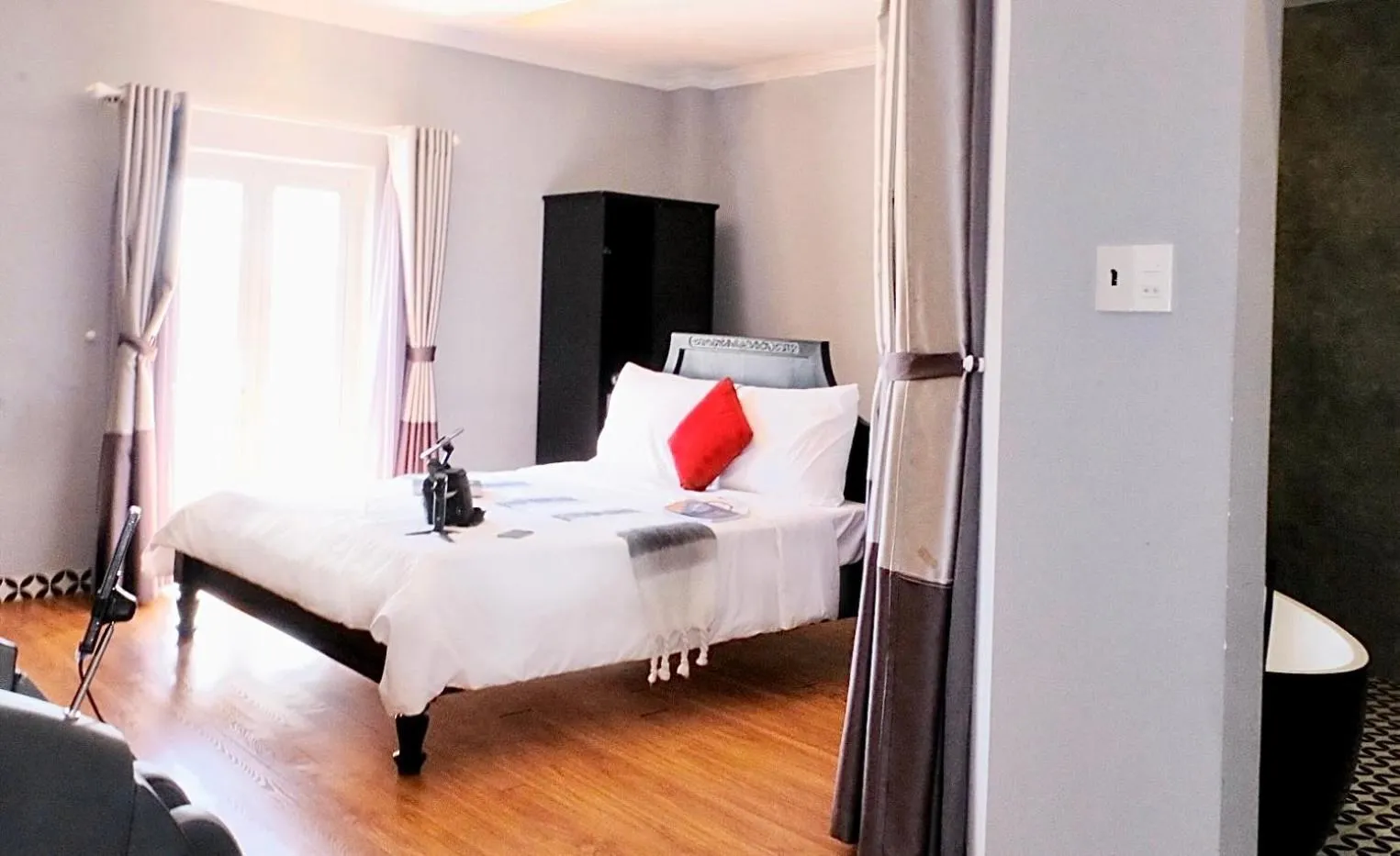 Bed in TTR Skypool View Hotel