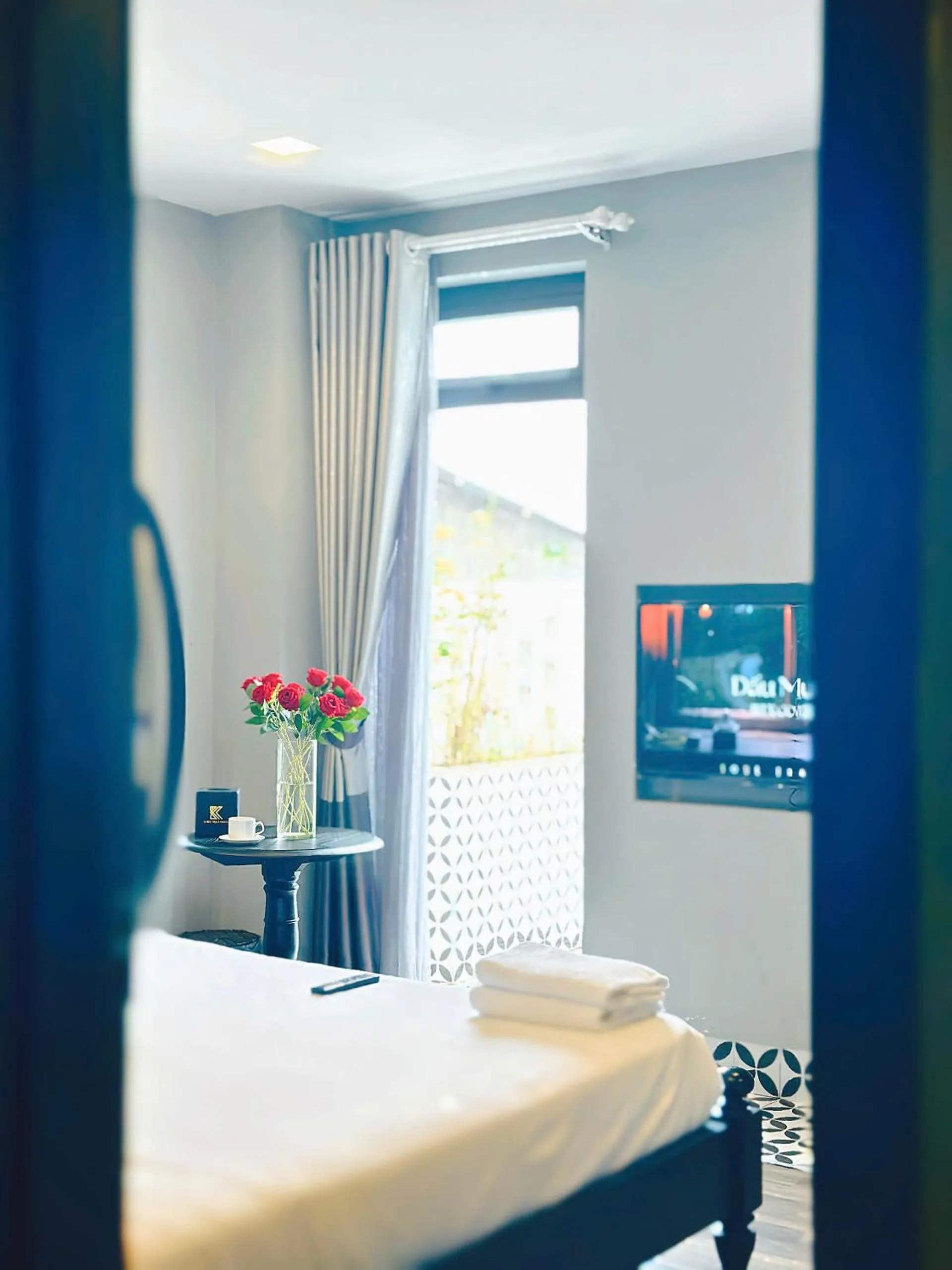 Bed in TTR Skypool View Hotel