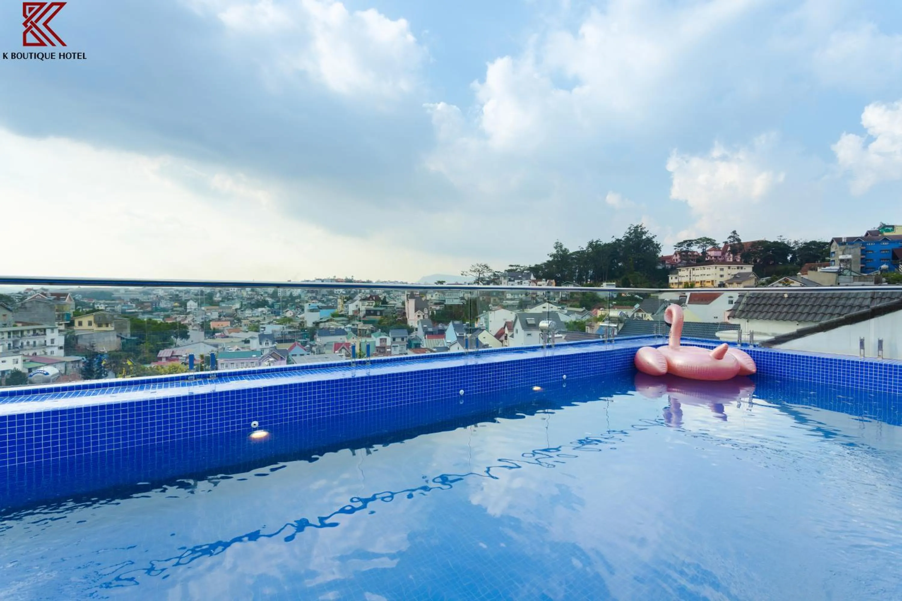 Swimming pool in TTR Skypool View Hotel