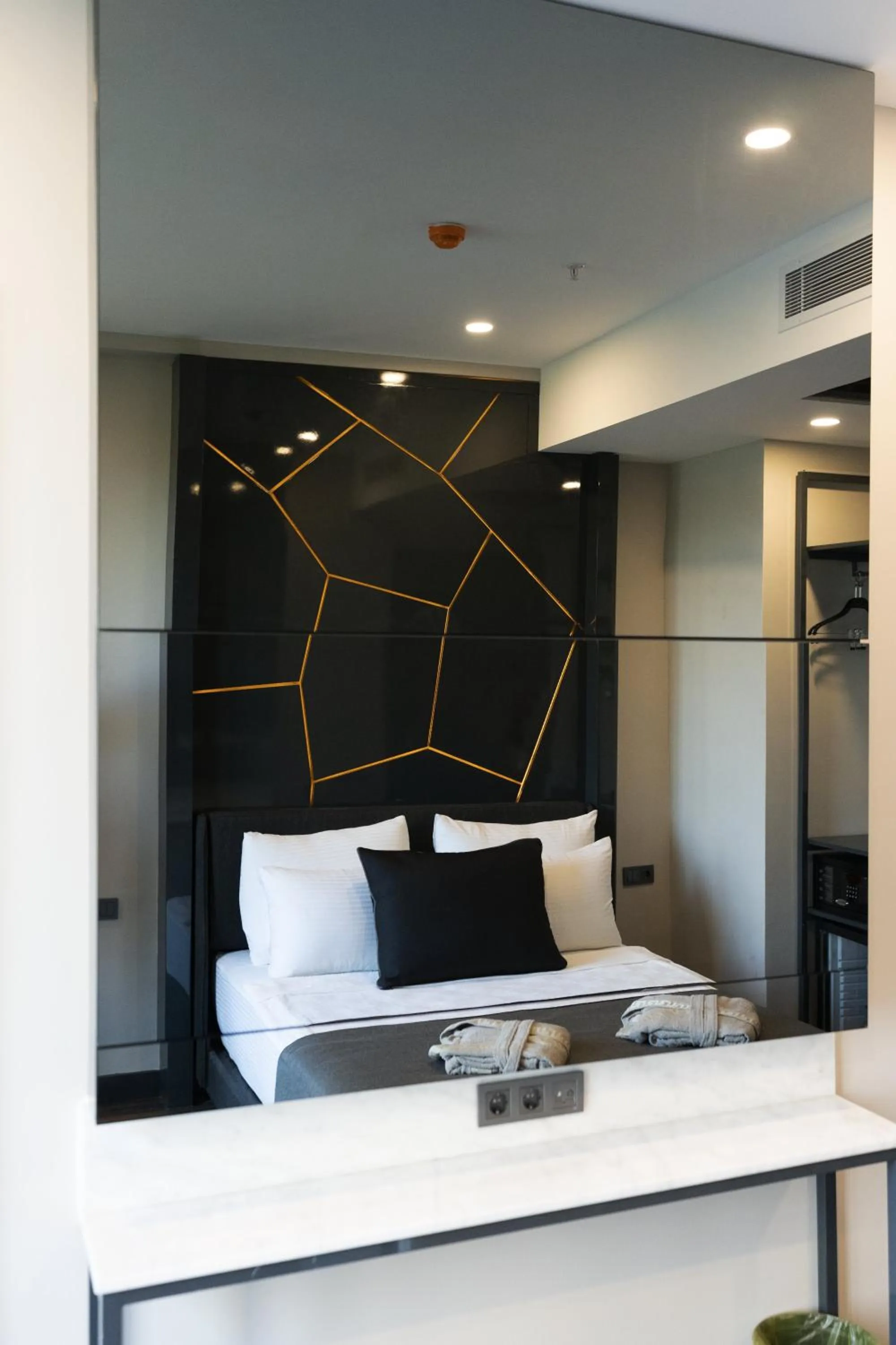 Photo of the whole room in Lucky Monkey Hotel