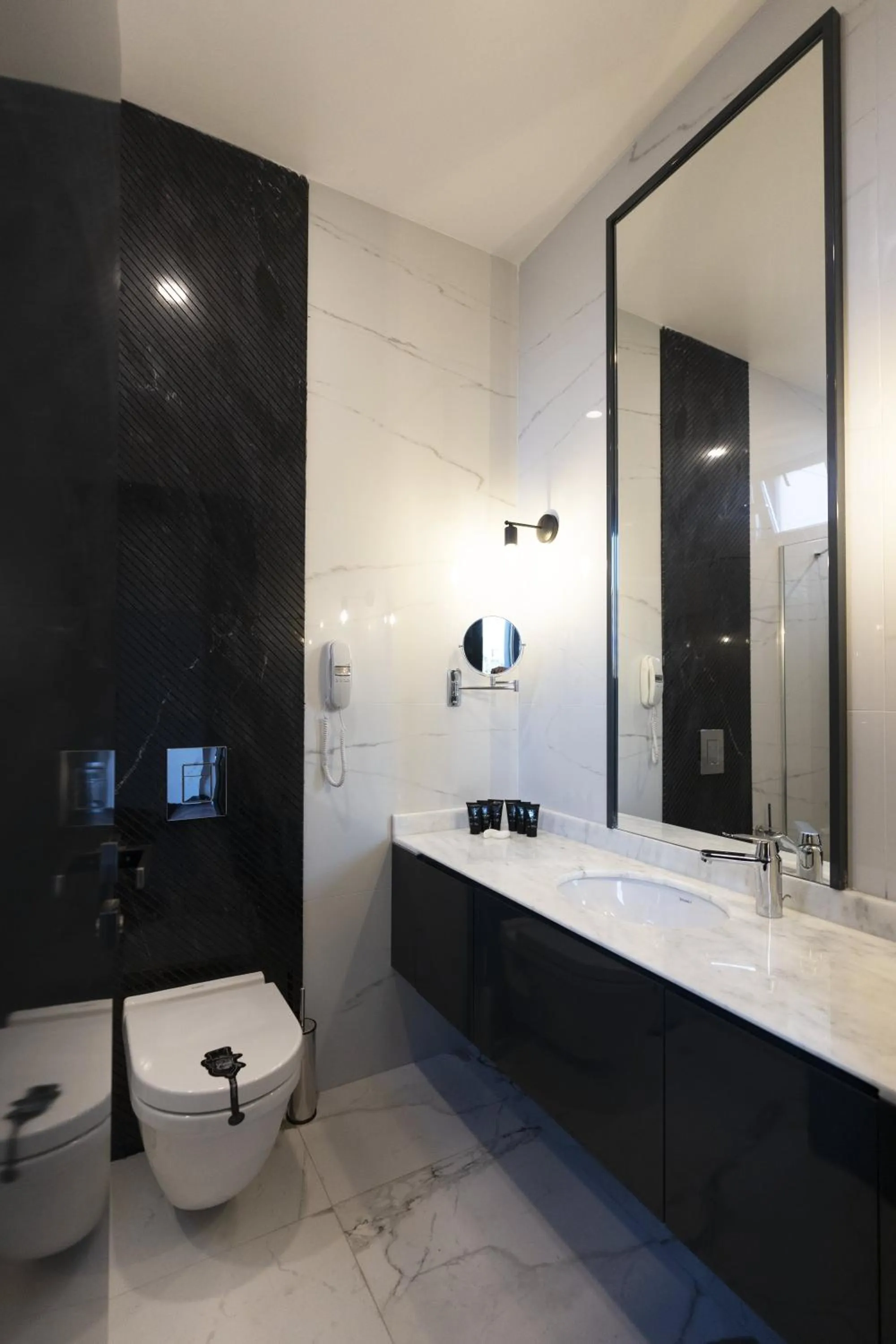 Photo of the whole room in Lucky Monkey Hotel