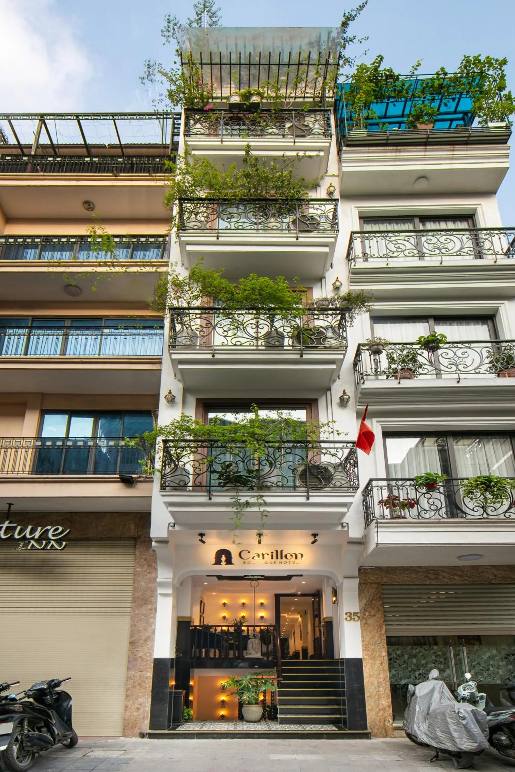 Property building in Carillon Boutique Hotel